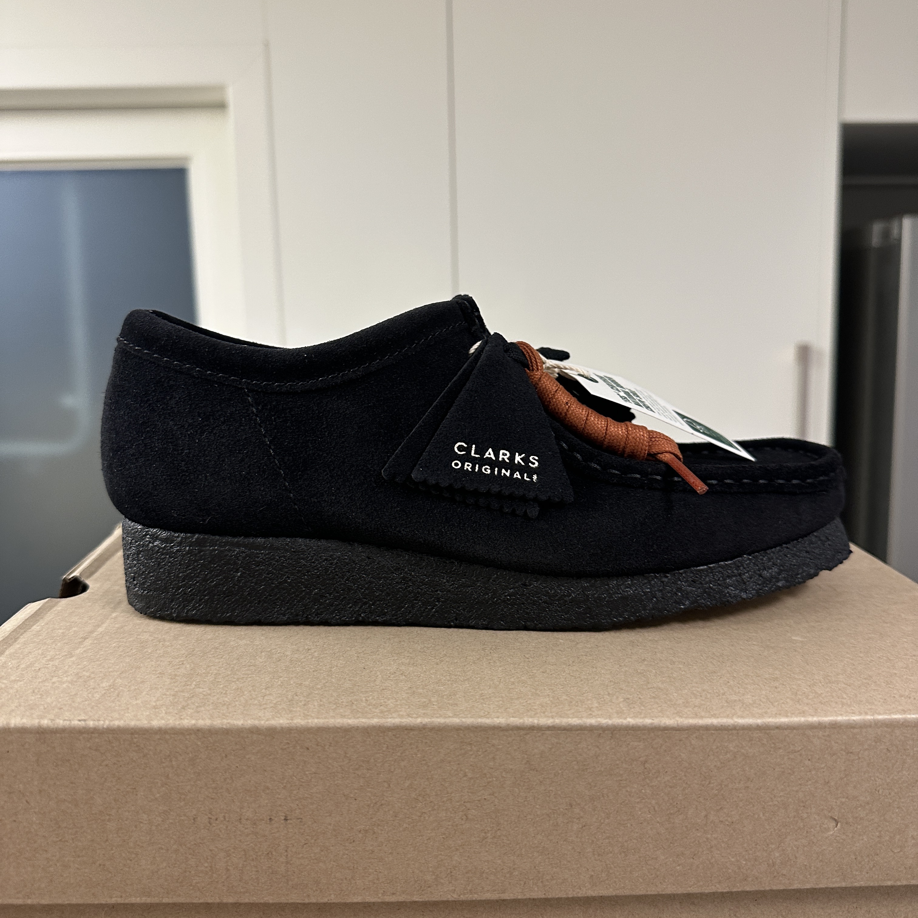 Clarks Wallabee Black Suede 착용 스타일
