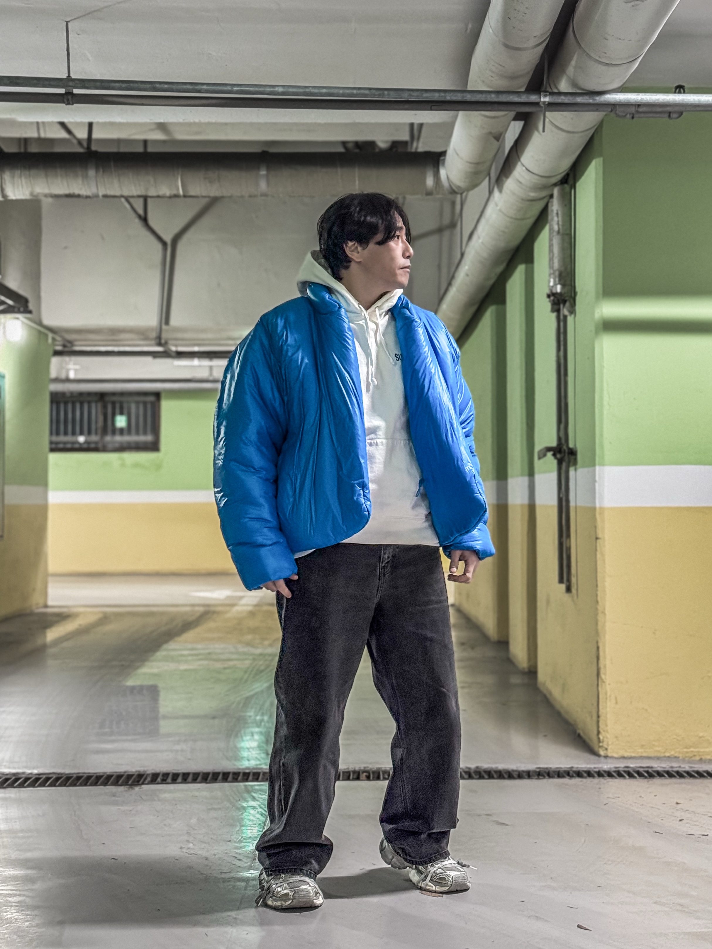 Yeezy Gap Round Jacket Blue, Supreme Restless Youth Hooded Sweatshirt Natural - 20SS 착용 스타일