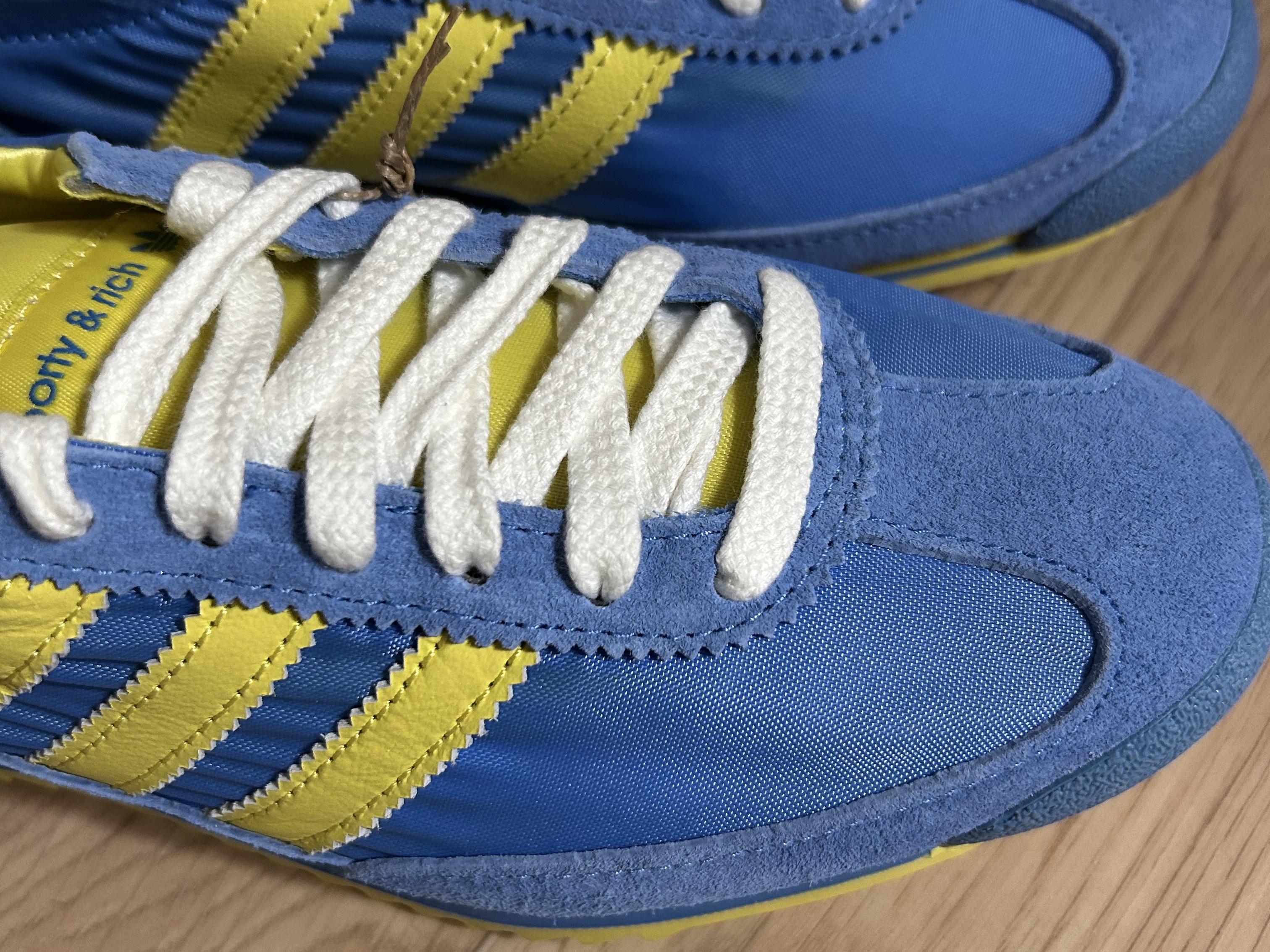 Adidas x Sporty & Rich SL 72 Real Blue Light Yellow 착용 스타일