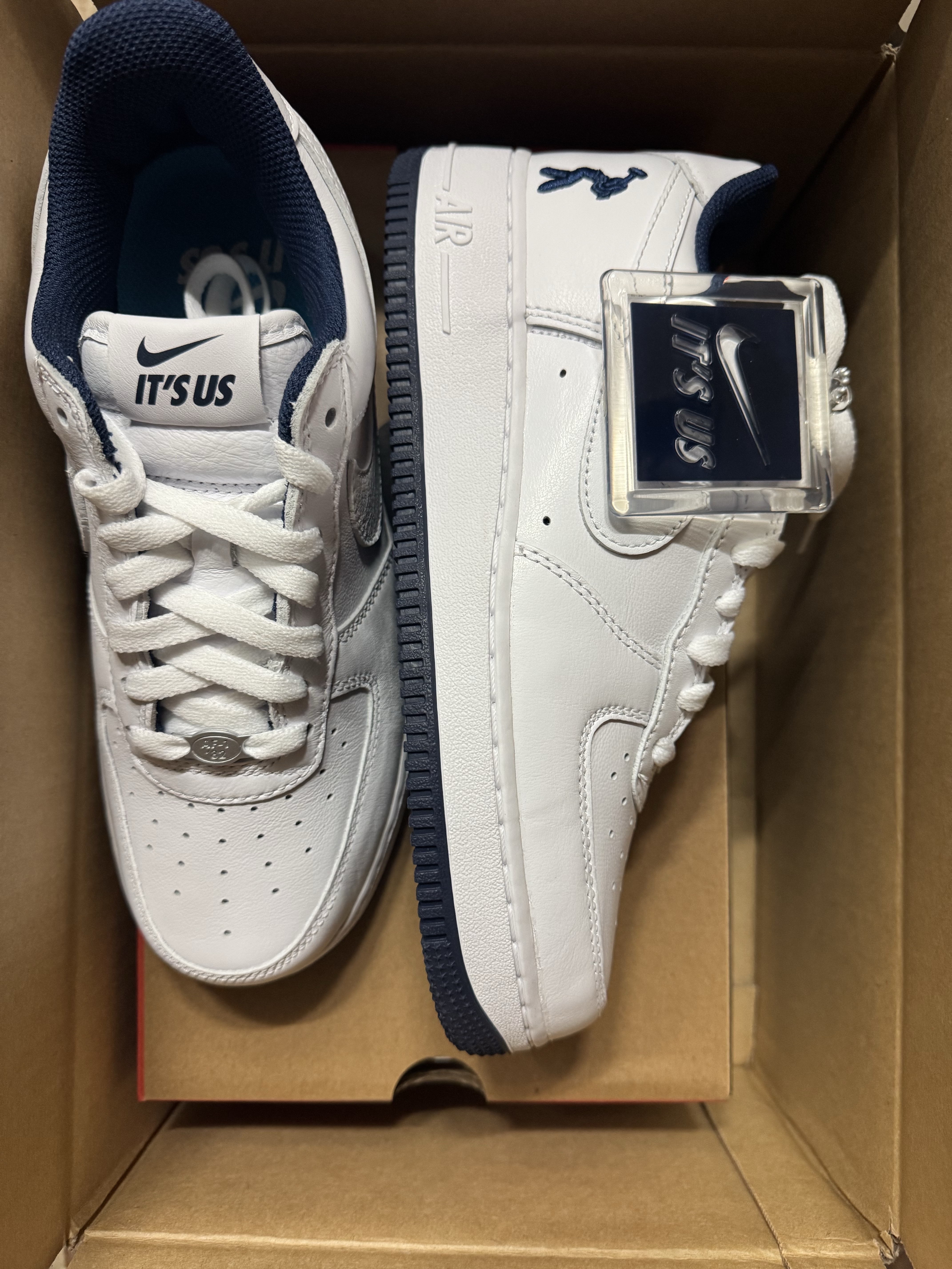 Nike x Lil Yachty Us Force 1 Low White and Midnight Navy, Nike Wu-Tang Clan Dunk High Black and Pollen 착용 스타일 - 2
