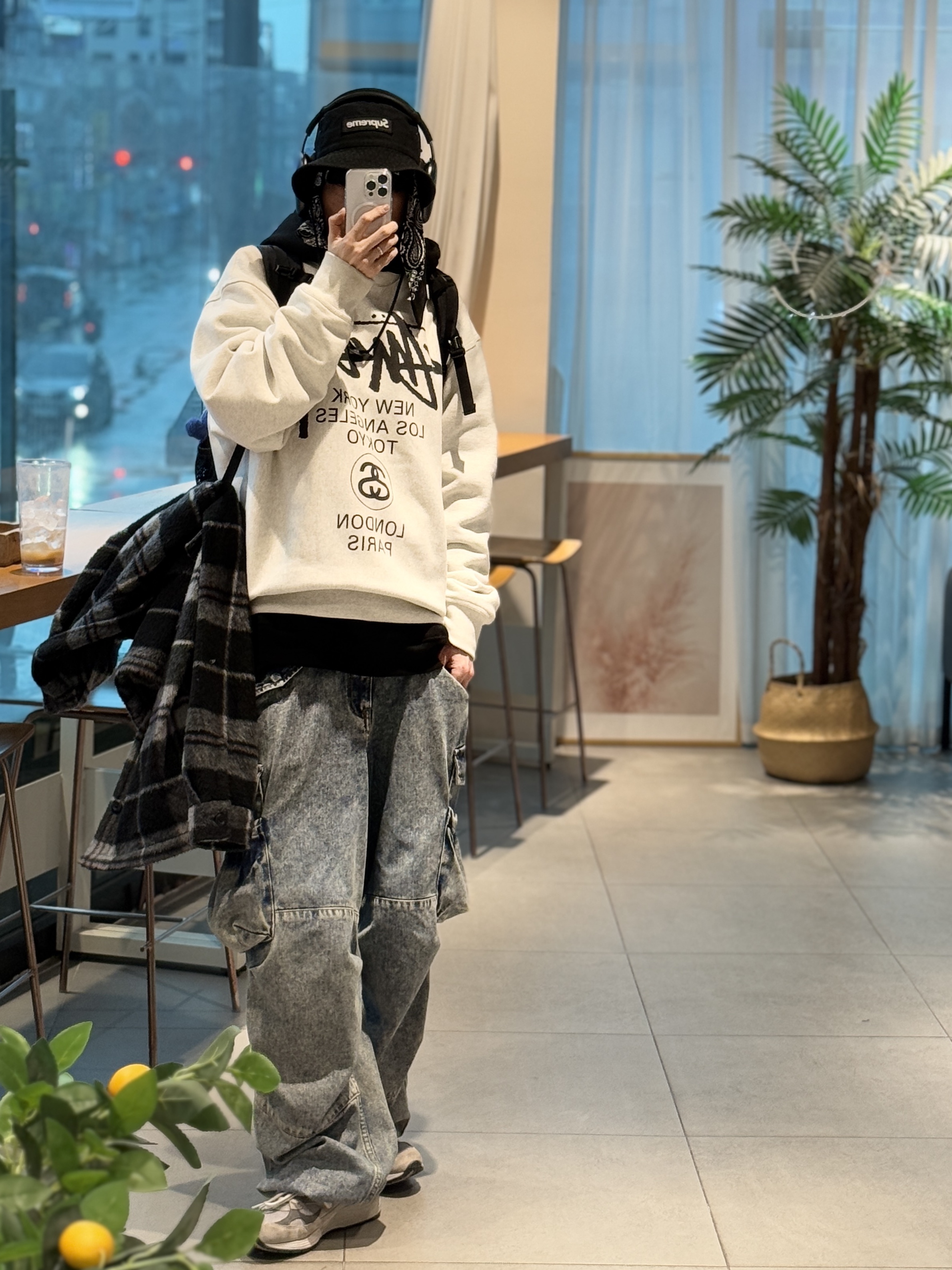 New Balance 992 Made in USA Grey - D Standard, IAB Studio Hoodie Black 착용 스타일 - 7