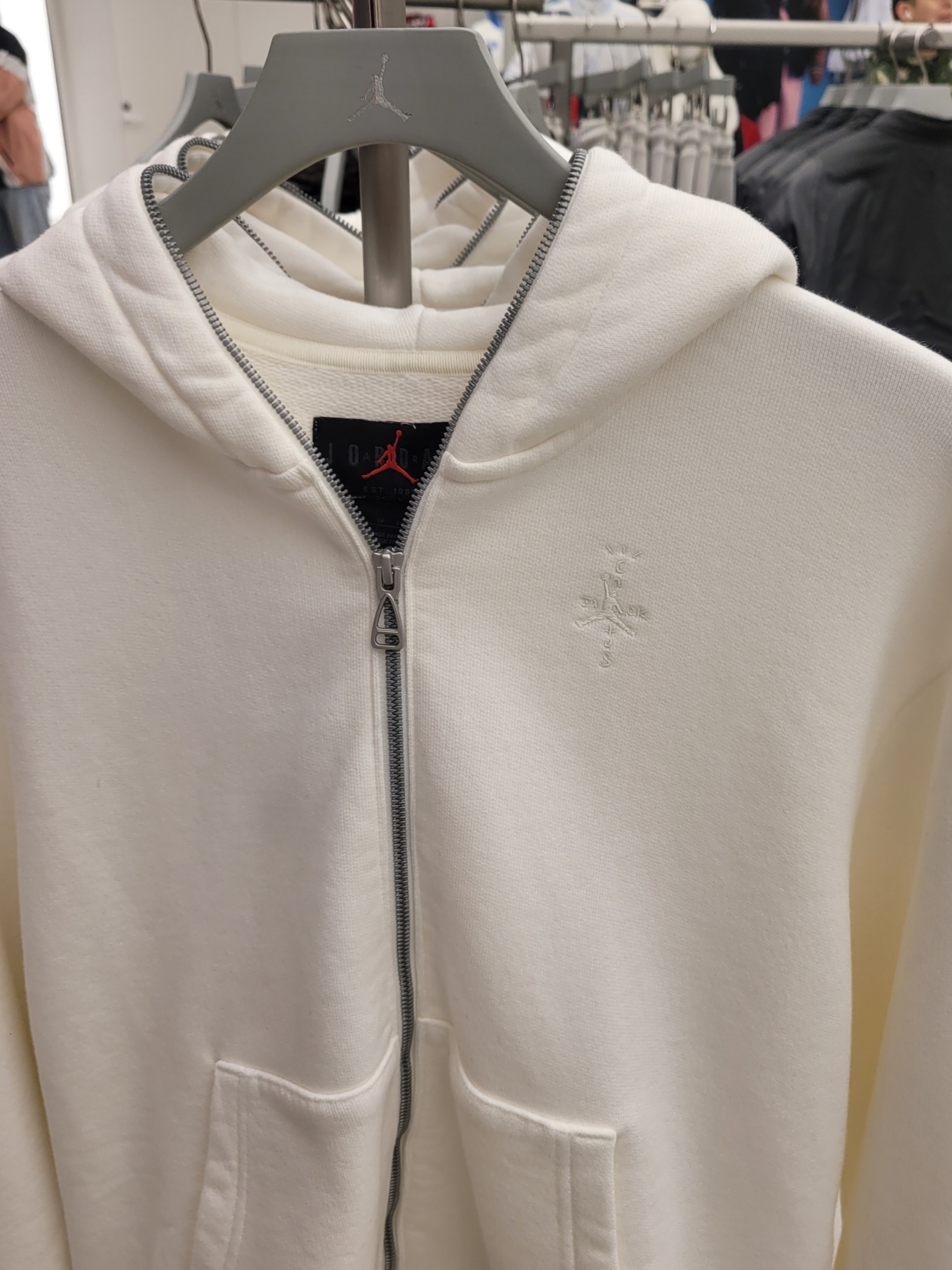 Jordan x Travis Scott Full-Zip Hoodie Sail (DZ5500-133) 착용 스타일 - 2