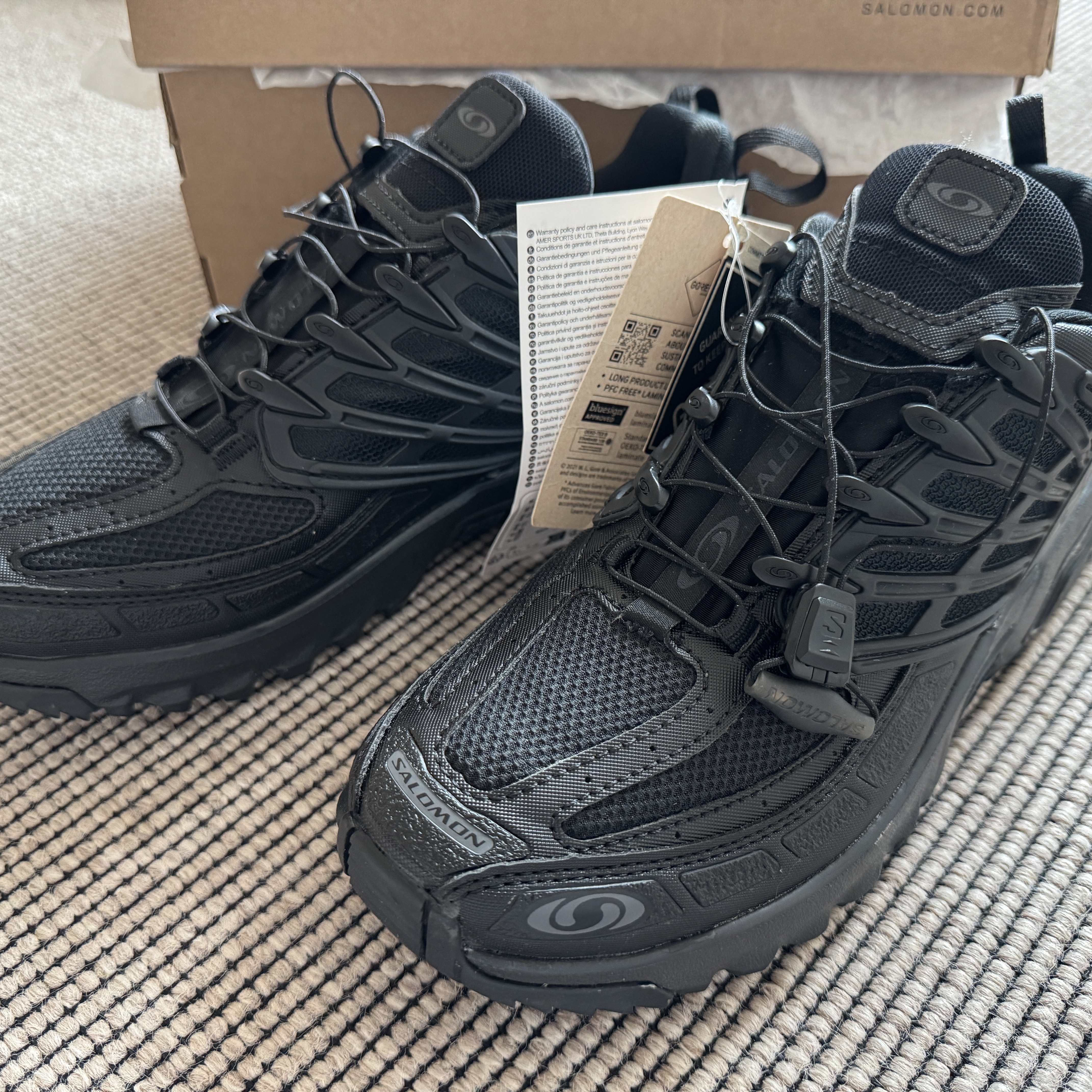 Salomon ACS Pro ADV Triple Black 착용 스타일