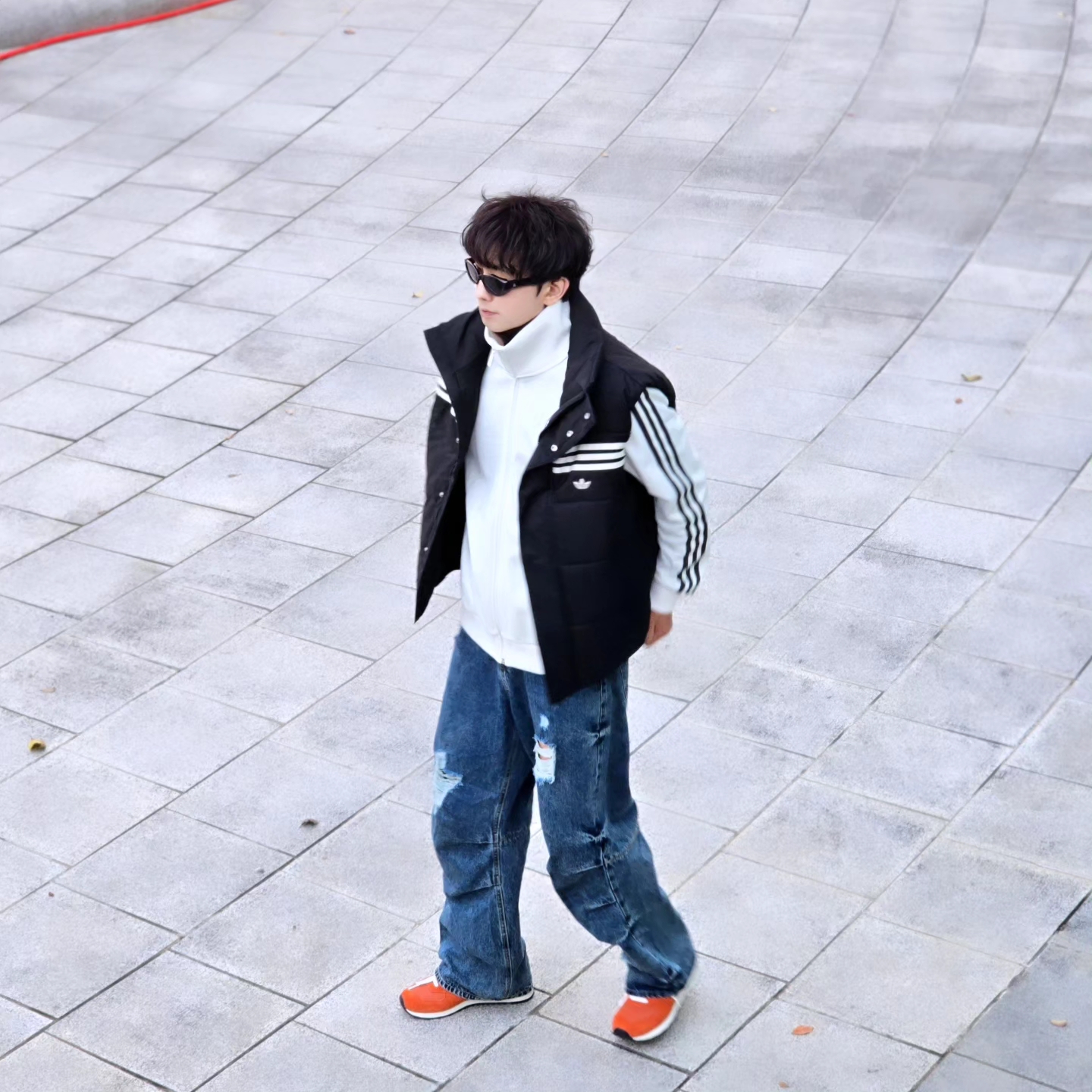 Adidas Originals 70s Padded Gilet Black - KR Sizing, Adidas German Beckenbauer Track Top Off White - KR Sizing 착용 스타일 - 7
