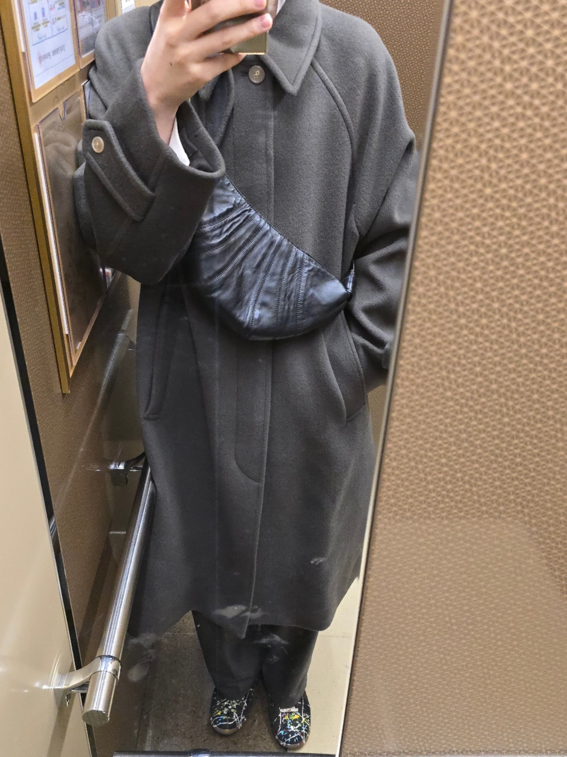 Lemaire Small Croissant Bag Coated Cotton Black, Maison Margiela Replica Paint Drop Sneakers Black 착용 스타일