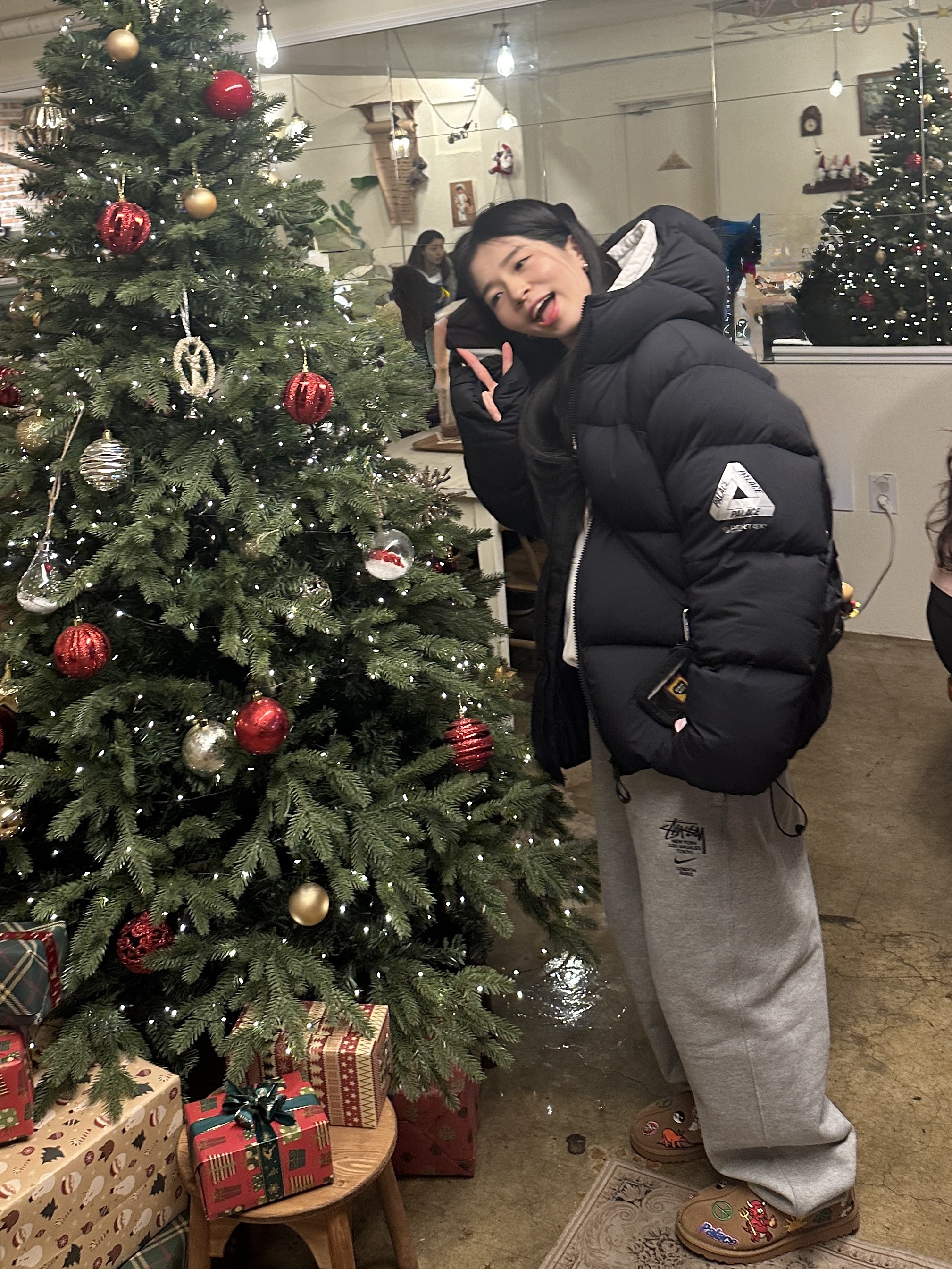 UGG x Palace Tasman Slipper Chestnut, Palace Pertex Matte Balaclava Puffa Black - 23FW 착용 스타일