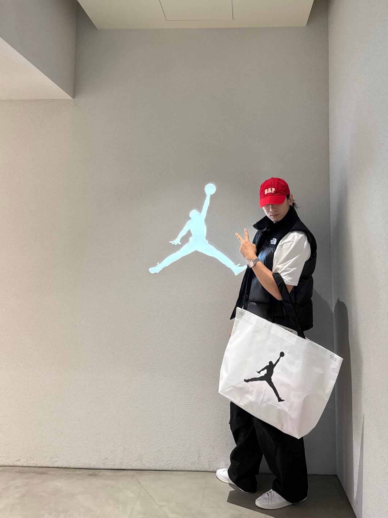 Jordan x Travis Scott Full-Zip Hoodie Sail (DZ5500-133) 착용 스타일 - 1