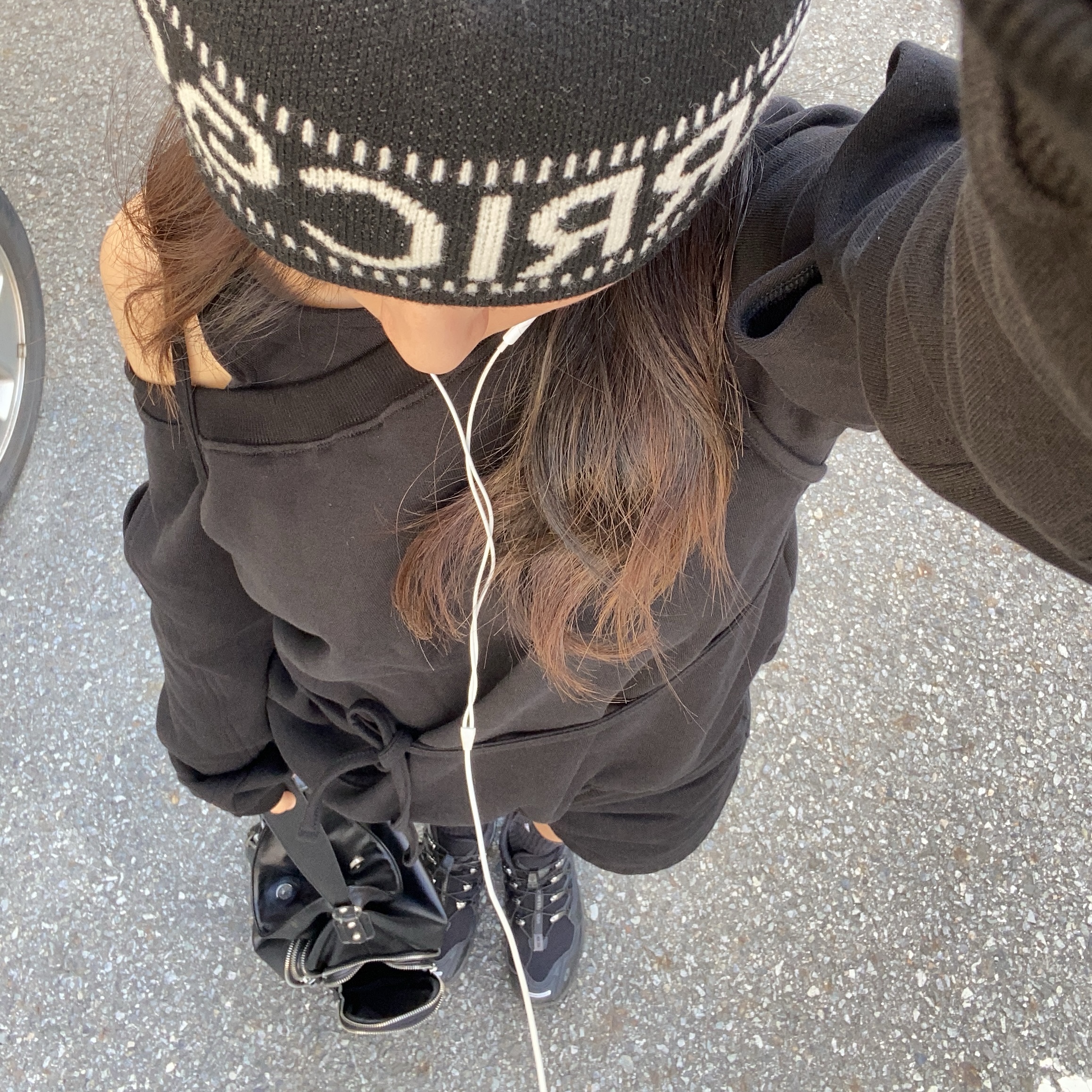 Salomon ACS + Black Silver 착용 스타일 - 1