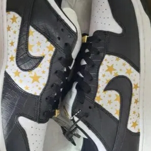Nike x Supreme SB Dunk Low Black 착용 스타일