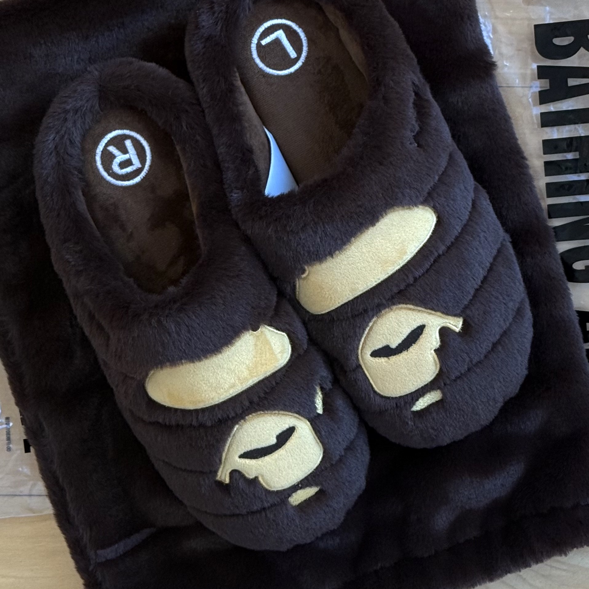 Subu x BAPE Ape Head Puffer Sandals Brown 착용 스타일