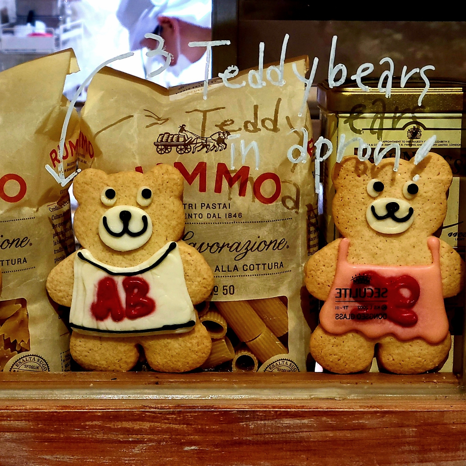 COS Quilted Micro Bag Leopard, Bearbrick x Helinox 15th Anniversary Black 100% 착용 스타일 - 6