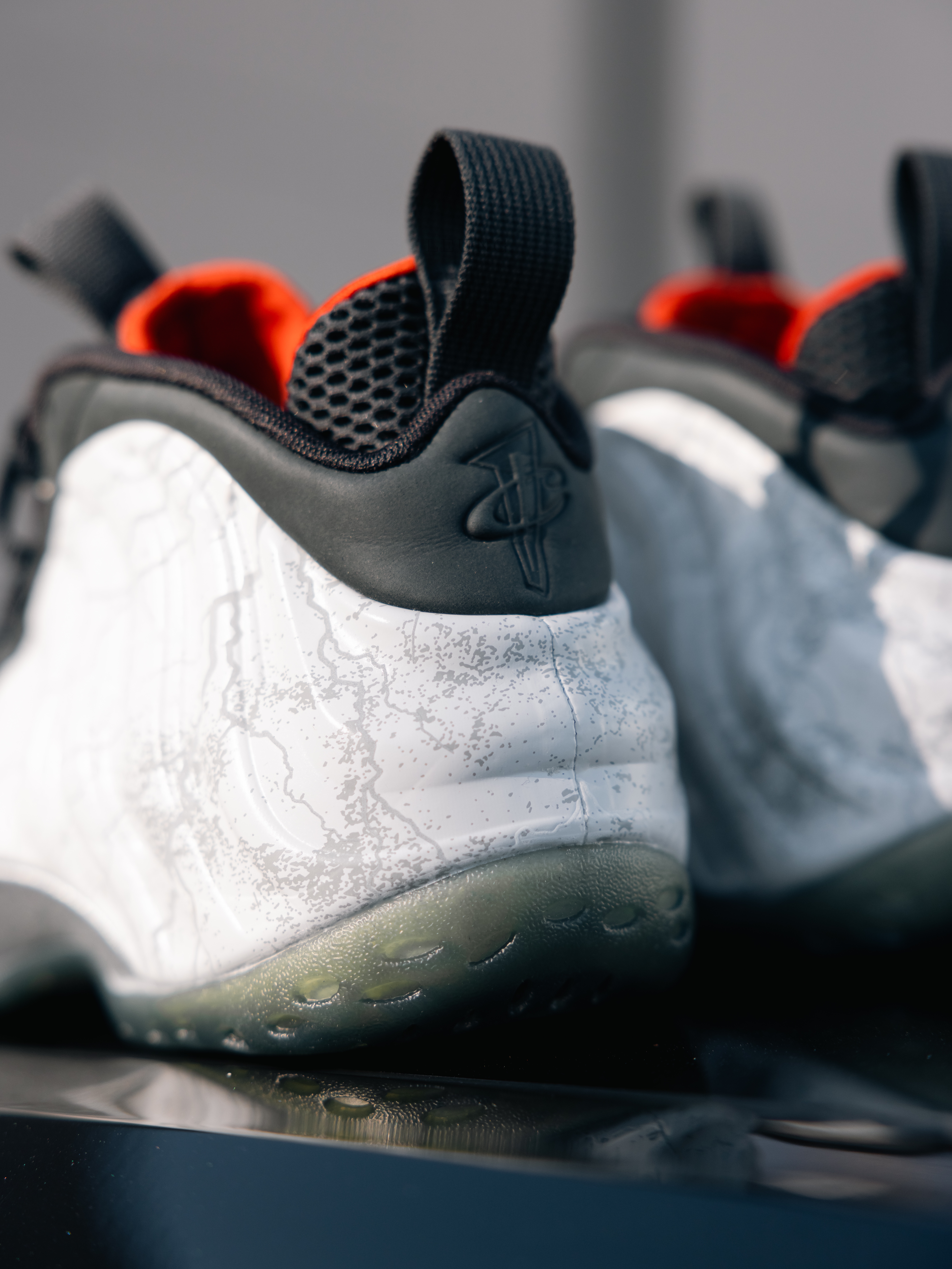 Nike x Tekken 8 Air Foamposite One PRM Jin 착용 스타일 - 5