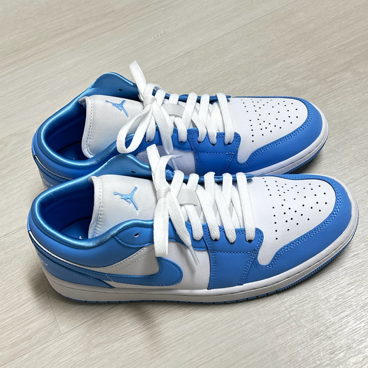 (W) Jordan 1 Low UNC University Blue 착용 스타일