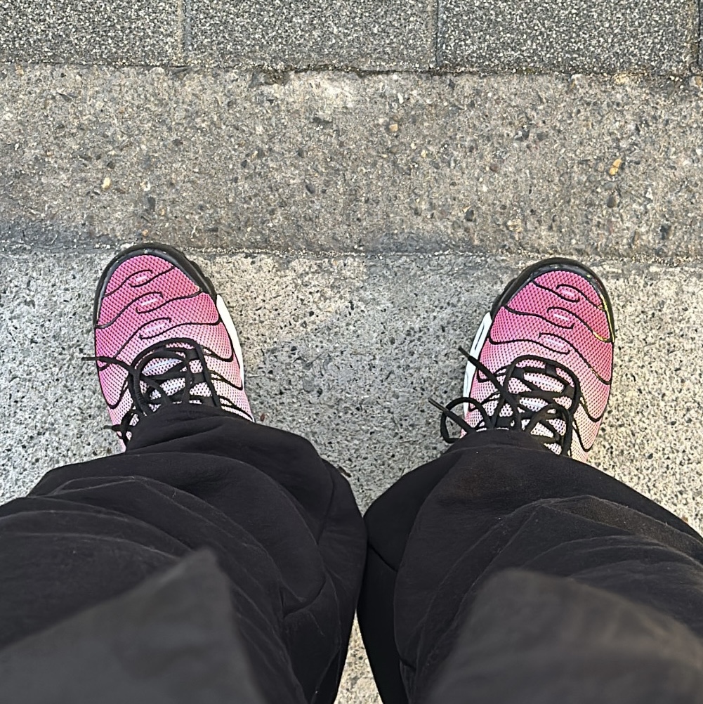 Nike Air Max Plus Sunset Pulse 착용 스타일
