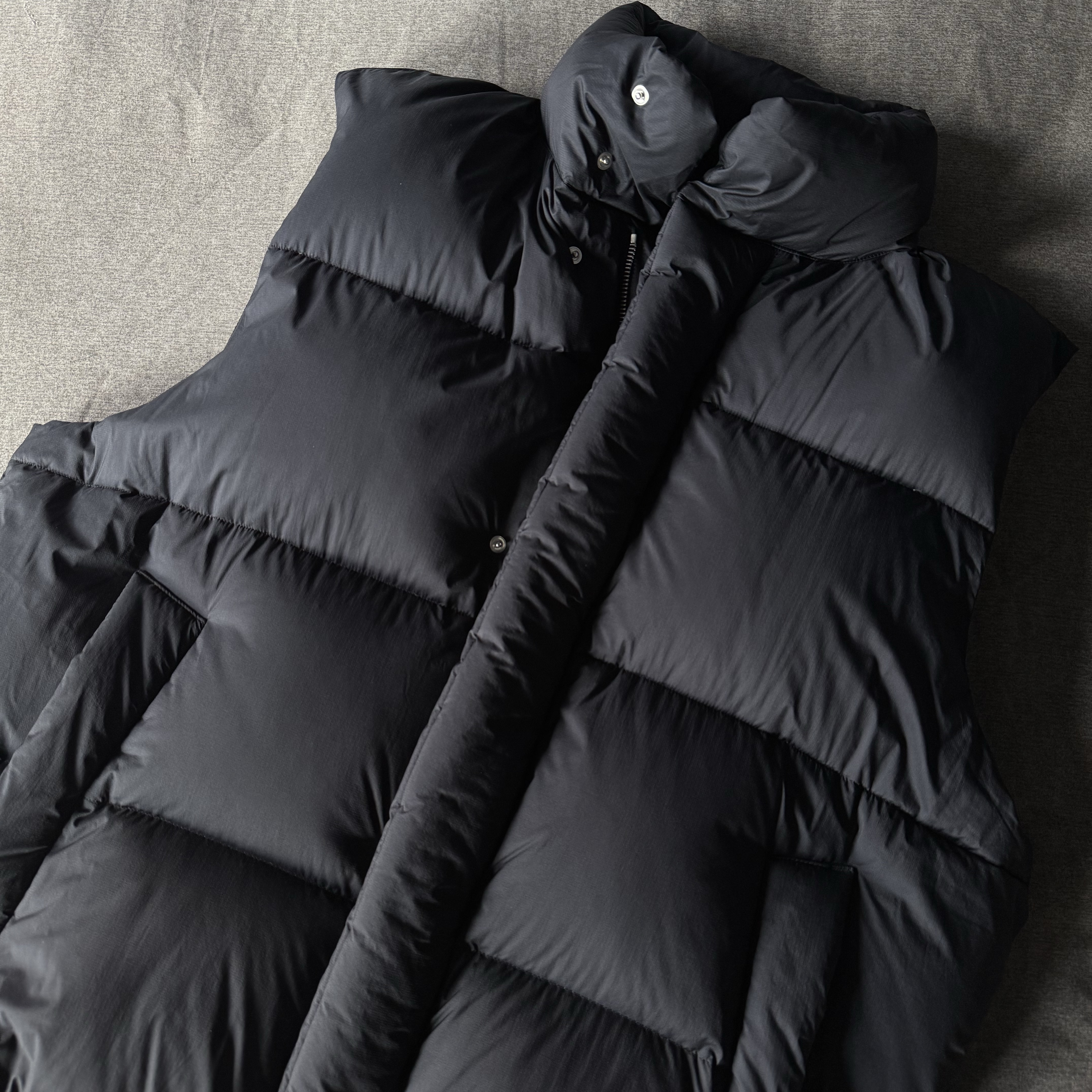 Auralee Super Light Nylon Ripstop Down Vest Black - 24AW 착용 스타일