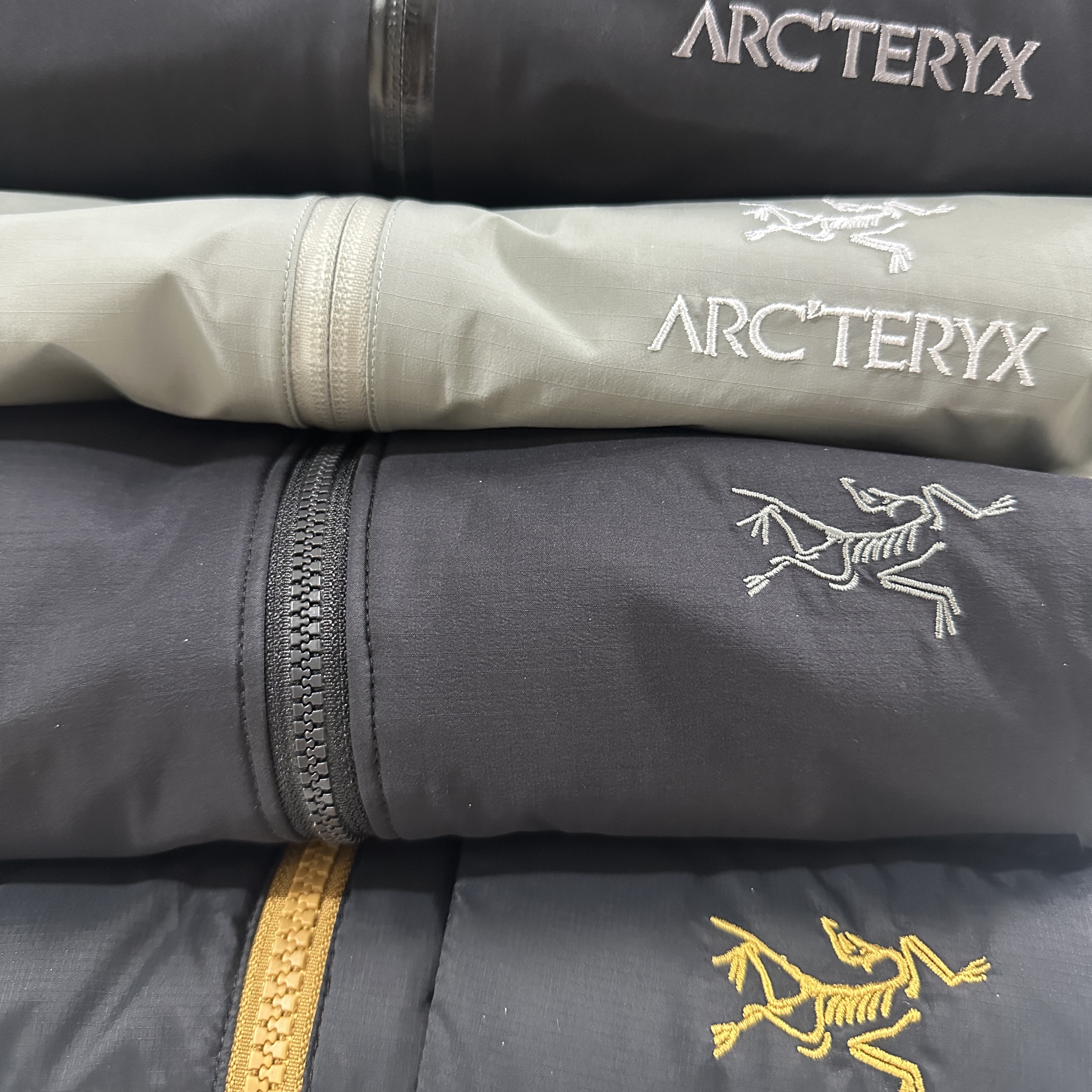 Arc'teryx Beta LT Jacket Black, Arc'teryx Zeta SL Jacket Cryptochrome 착용 스타일 - 2