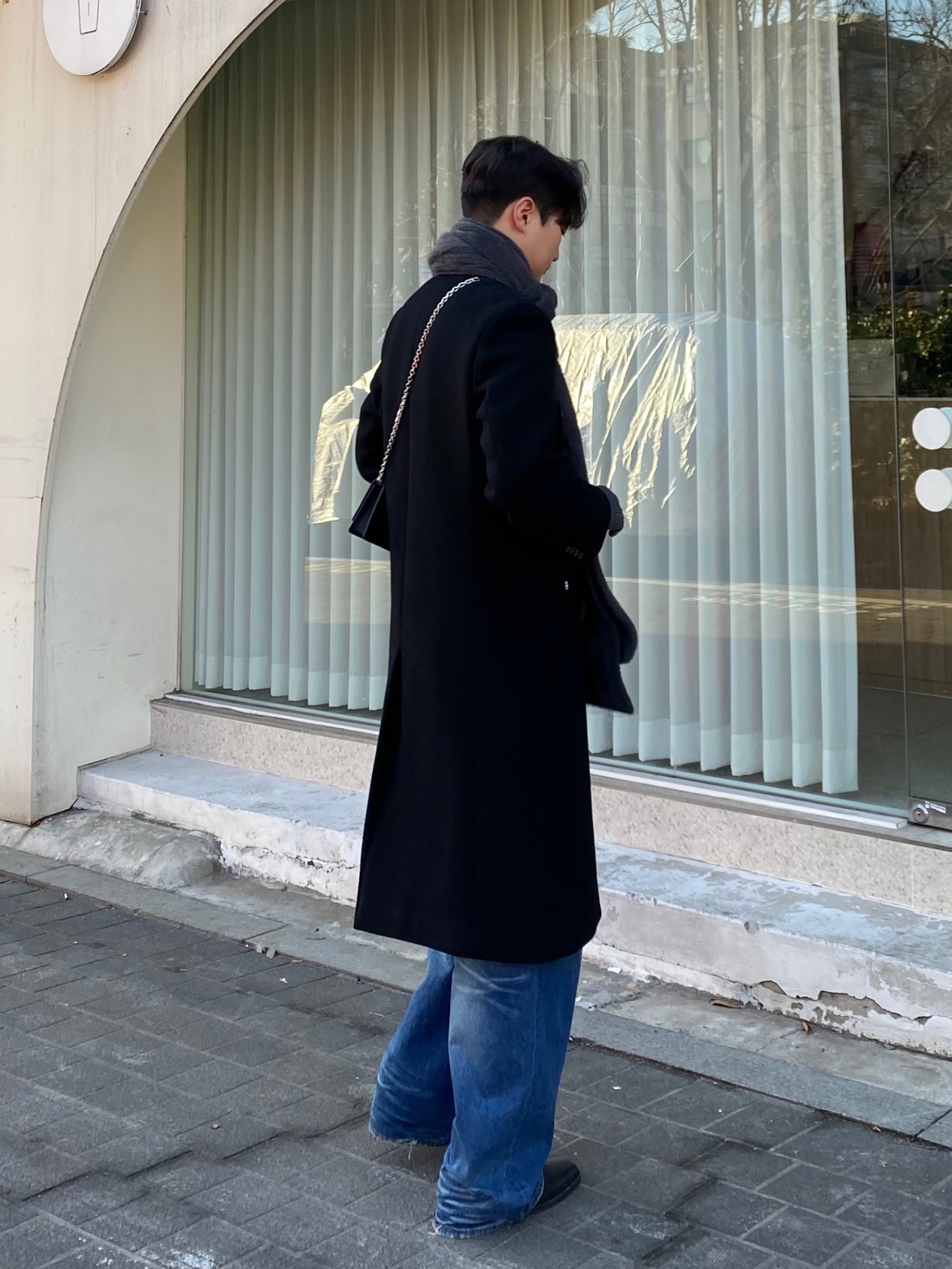 Maison Margiela Four Stitches Chain Flap Wallet Black, Maison Mihara Yasuhiro Peterson OG Sole Canvas Low Sneakers Green 착용 스타일 - 1