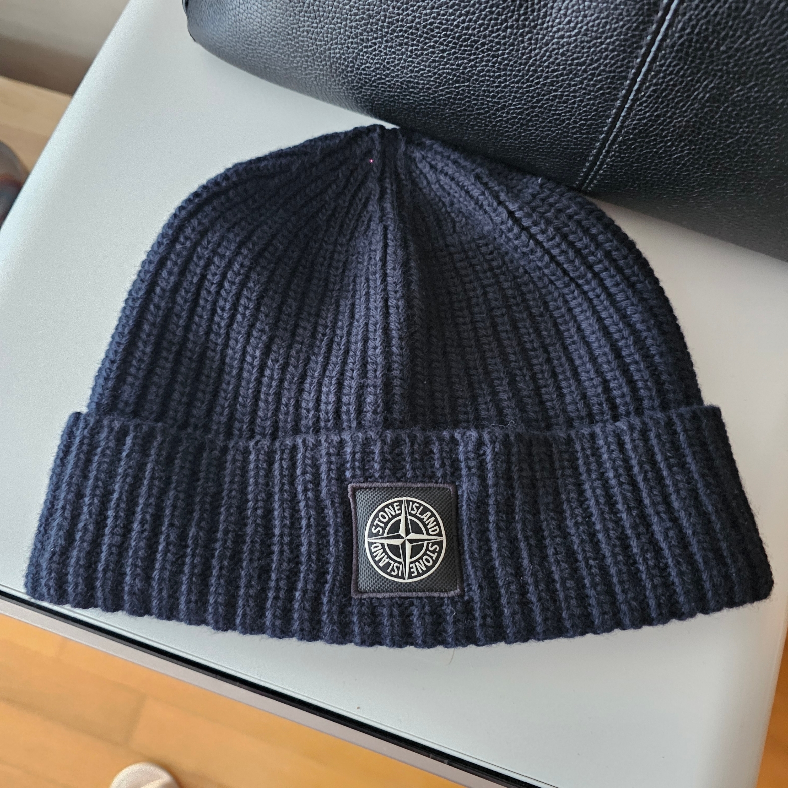 Stone Island N10B5 Beanie Navy Blue - 22FW, Supreme x Nike Denim Puffer Vest Indigo - 24SS 착용 스타일 - 3