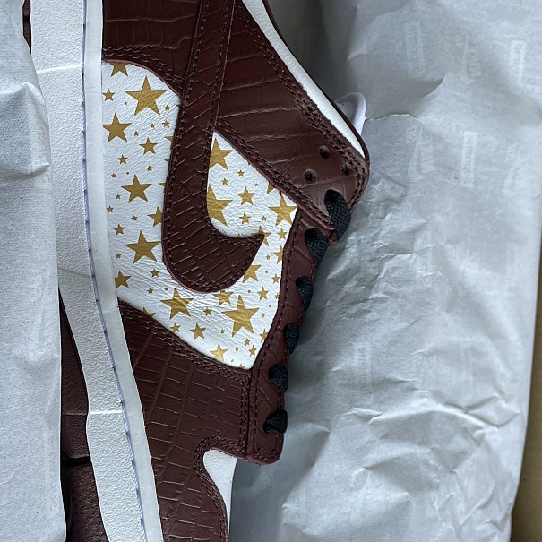 Nike x Supreme SB Dunk Low Barkroot Brown 착용 스타일