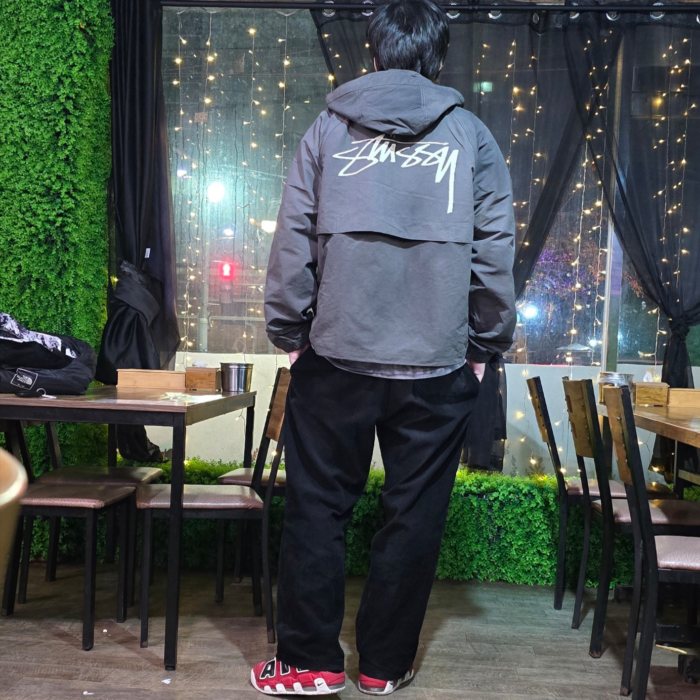 Nike Air More Uptempo 96 Bulls 2021, Stussy Wave Dye Beach Shell Jacket Black 착용 스타일