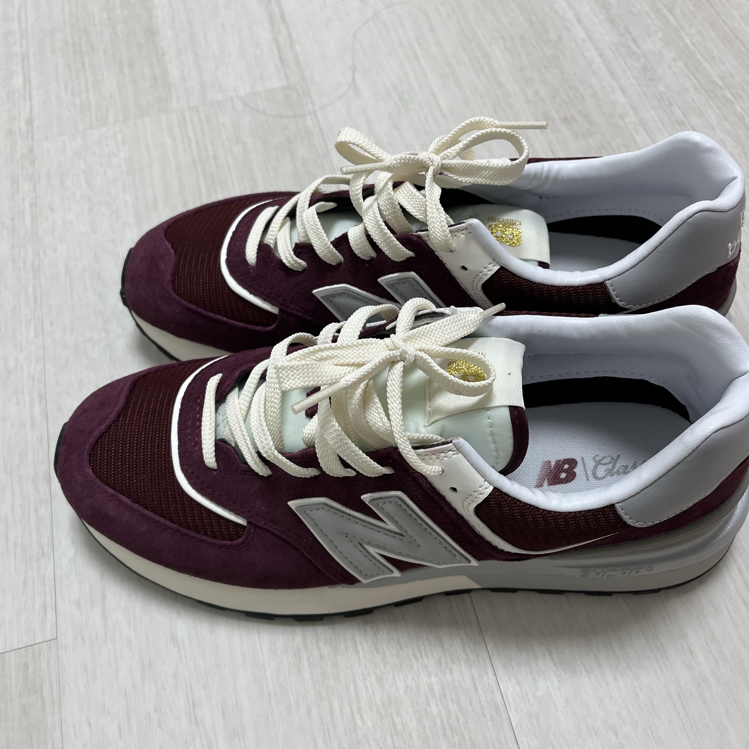 New Balance 574 Legacy Burgundy 착용 스타일
