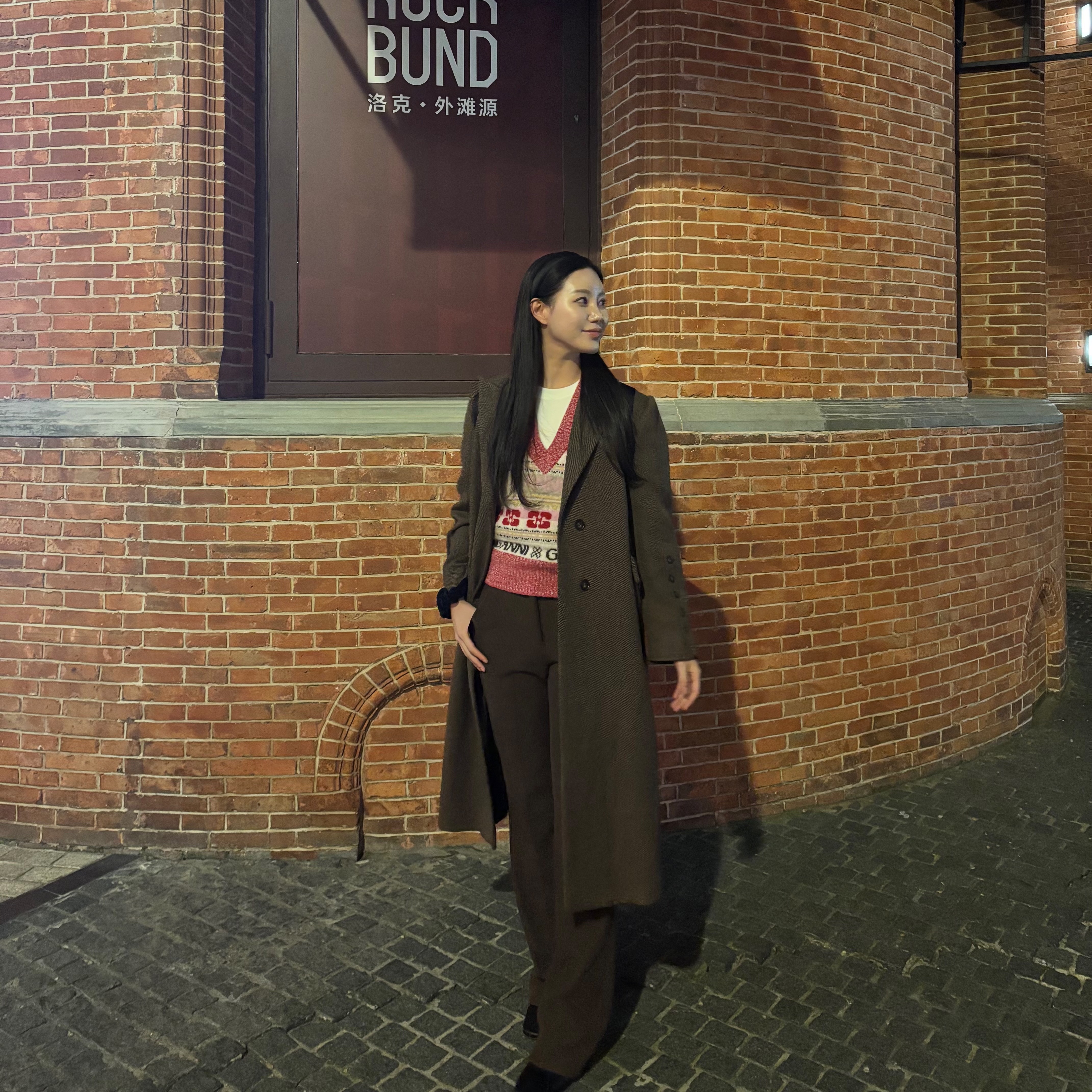 (W) Ganni Logo Wool Mix Vest Multicolour, Prada Re-Nylon Medium Backpack Black 착용 스타일 - 1