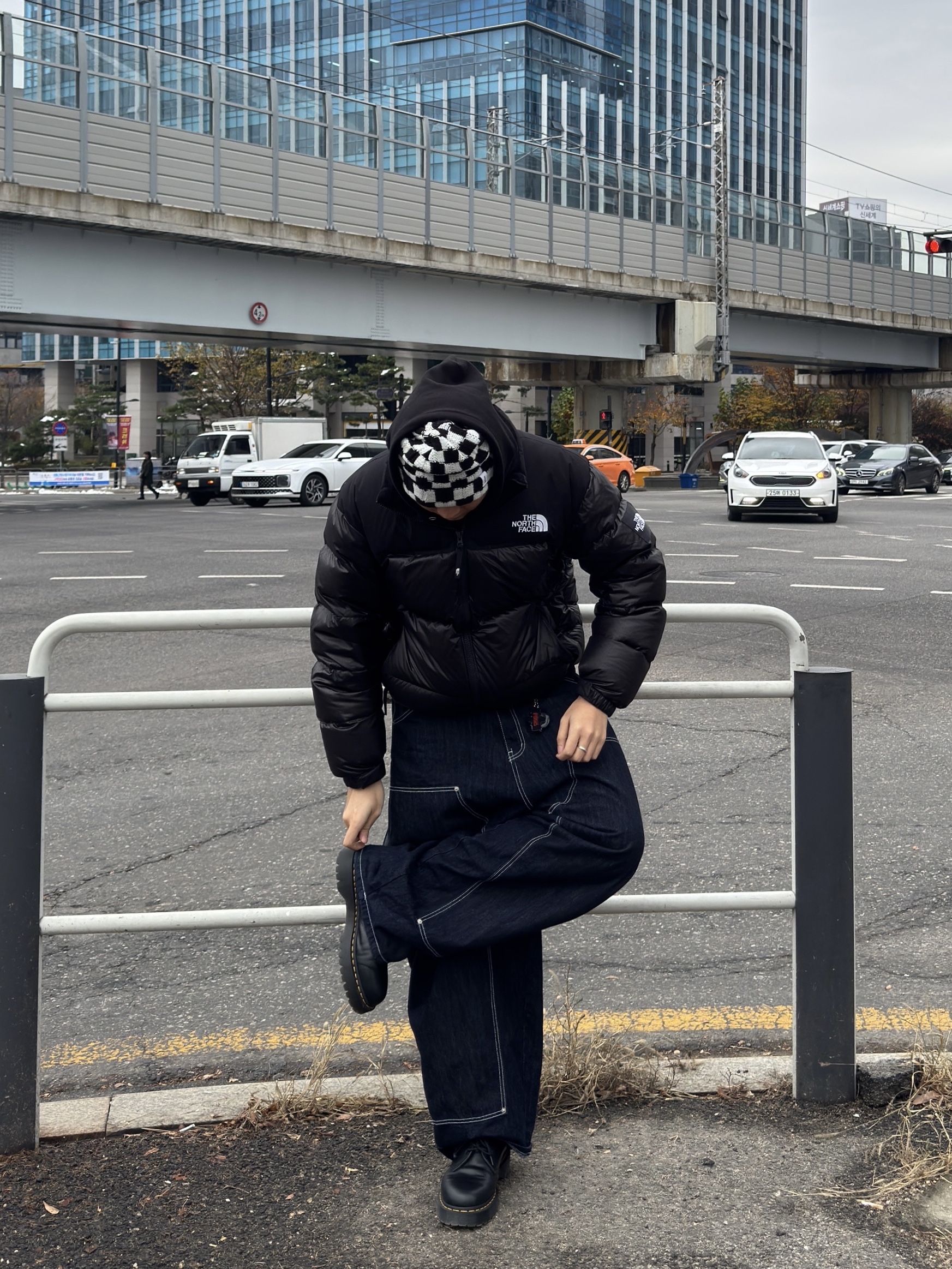 Dr. Martens 1461 Bex Black 착용 스타일 - 7
