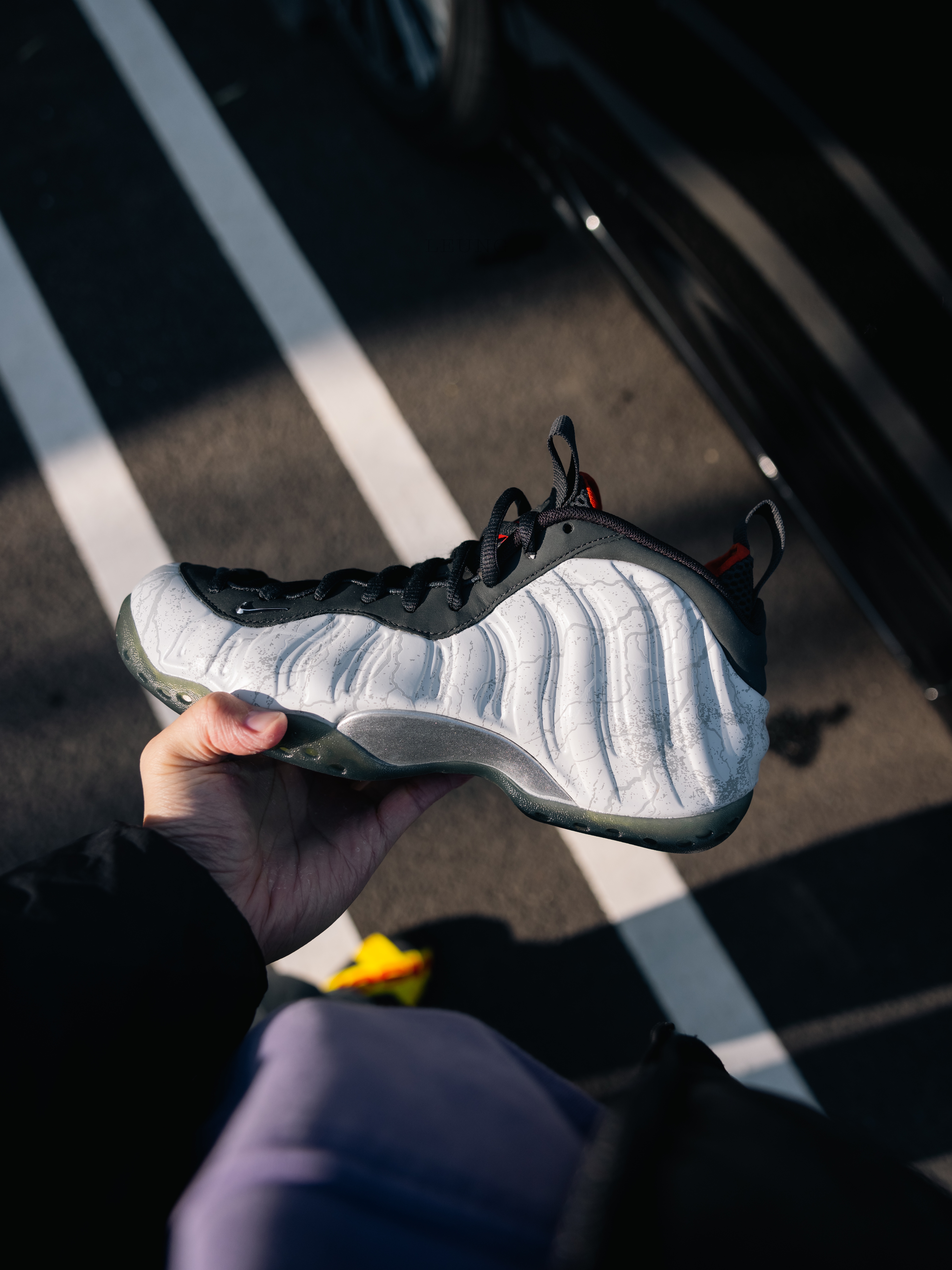 Nike x Tekken 8 Air Foamposite One PRM Jin 착용 스타일 - 2
