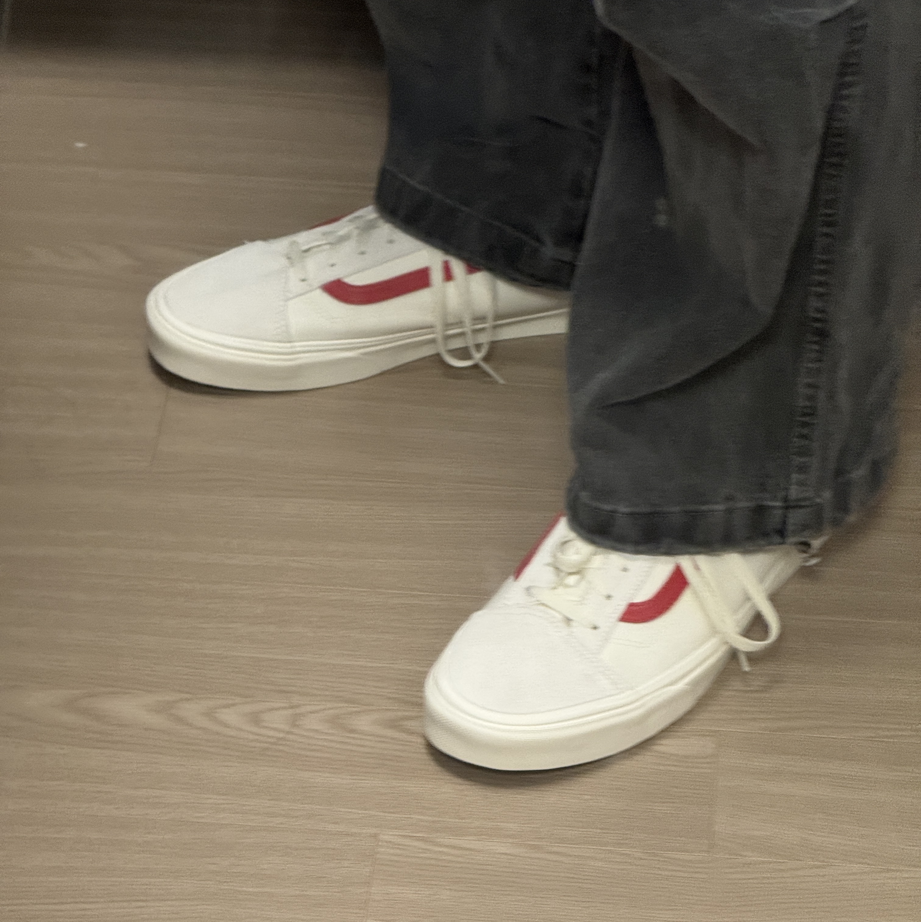 Vans Style 36 Marshmallow Racing Red 착용 스타일