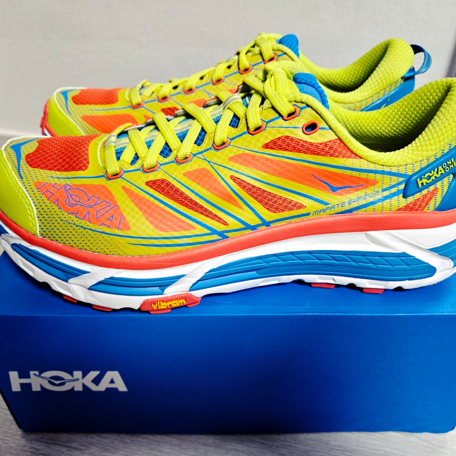 Hoka Mafate Speed 2 Flame Evening Primrose 착용 스타일 - 1
