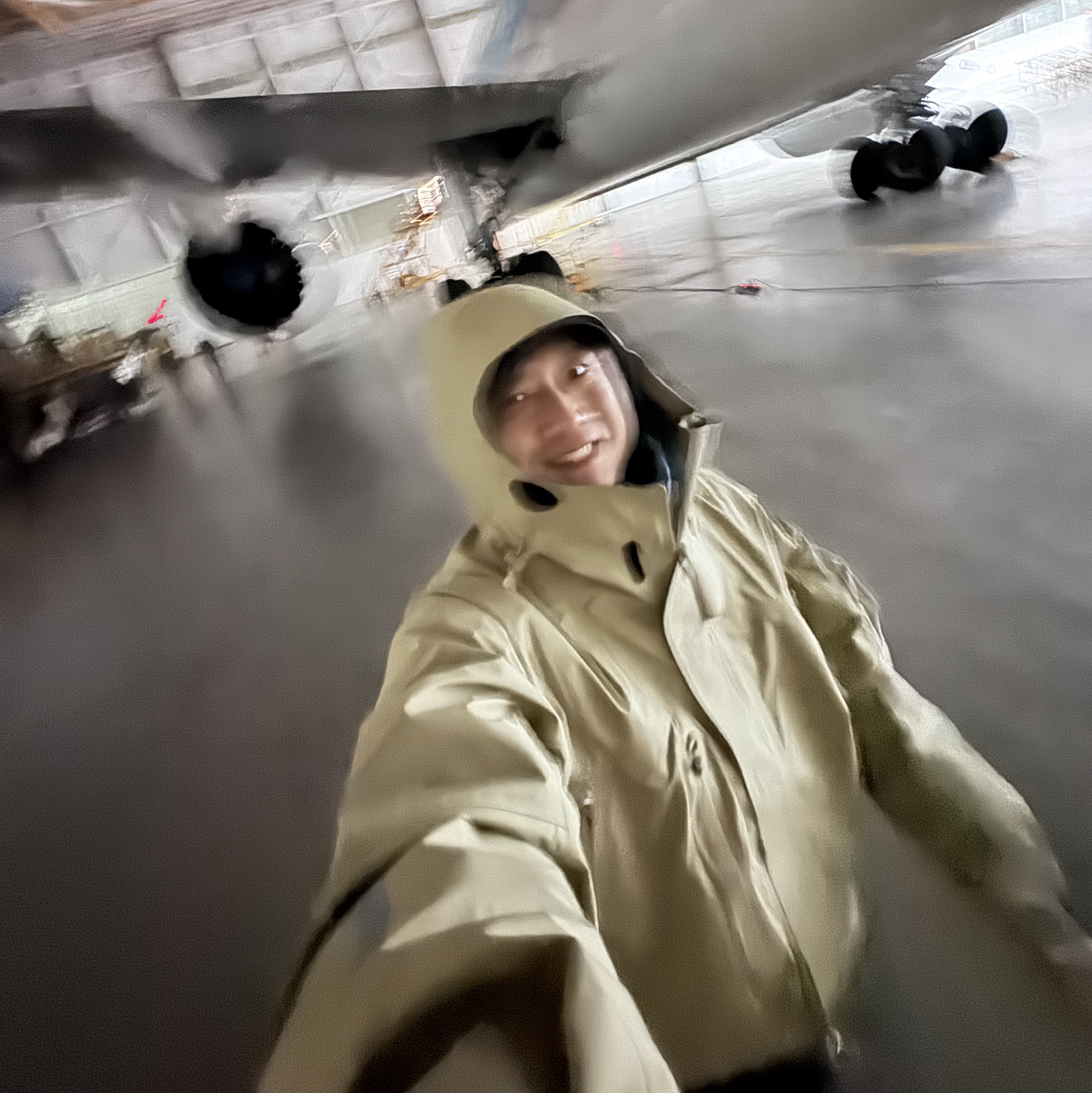 Nike x Off-White NRG Gore-Tex Jacket Khaki - US/EU, Nike ACG Smith Summit Cargo Pants Dark Smoke Grey - US/EU 착용 스타일 - 1
