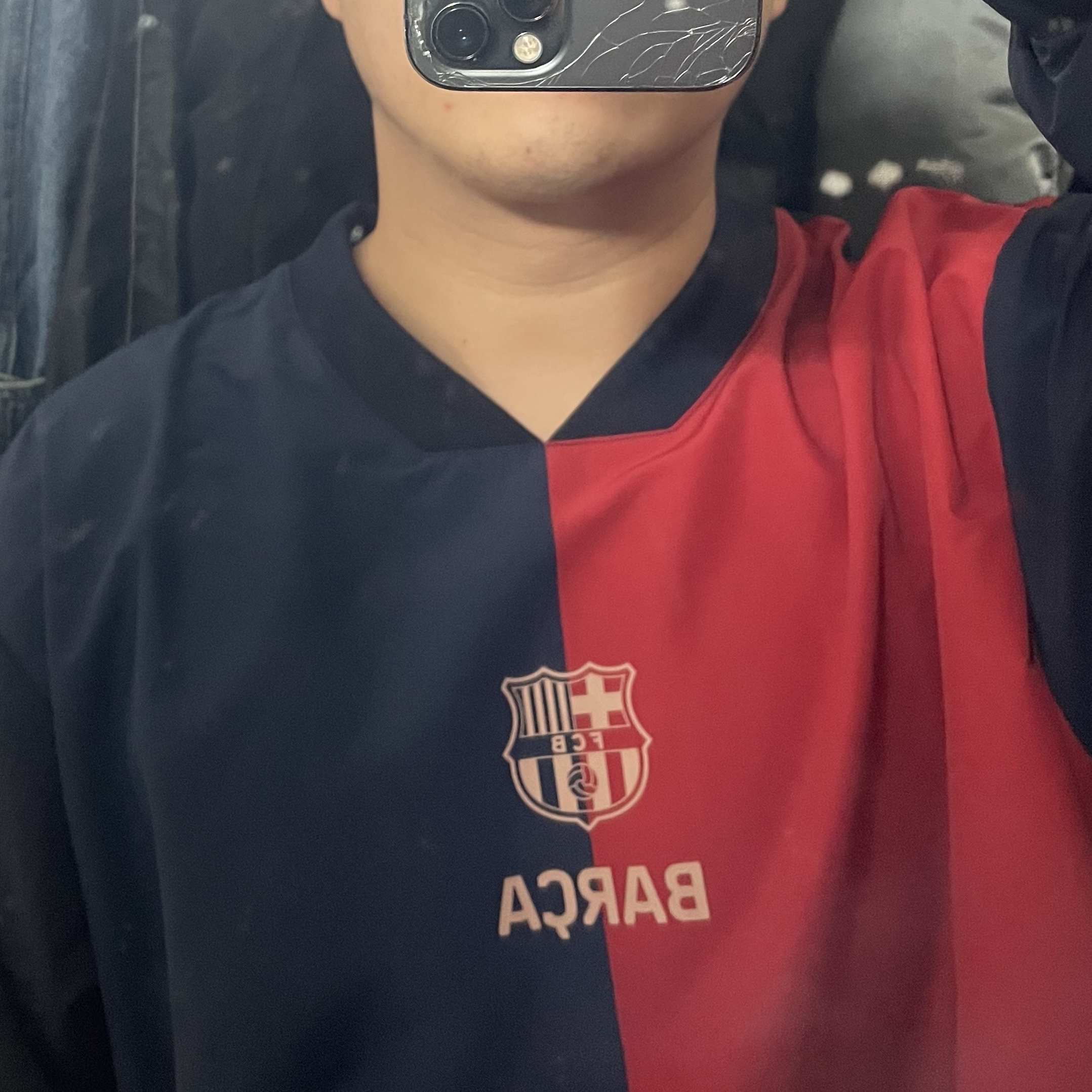 FC Barcelona Classic Line Retro Woven Sweatshirt Navy Red 착용 스타일