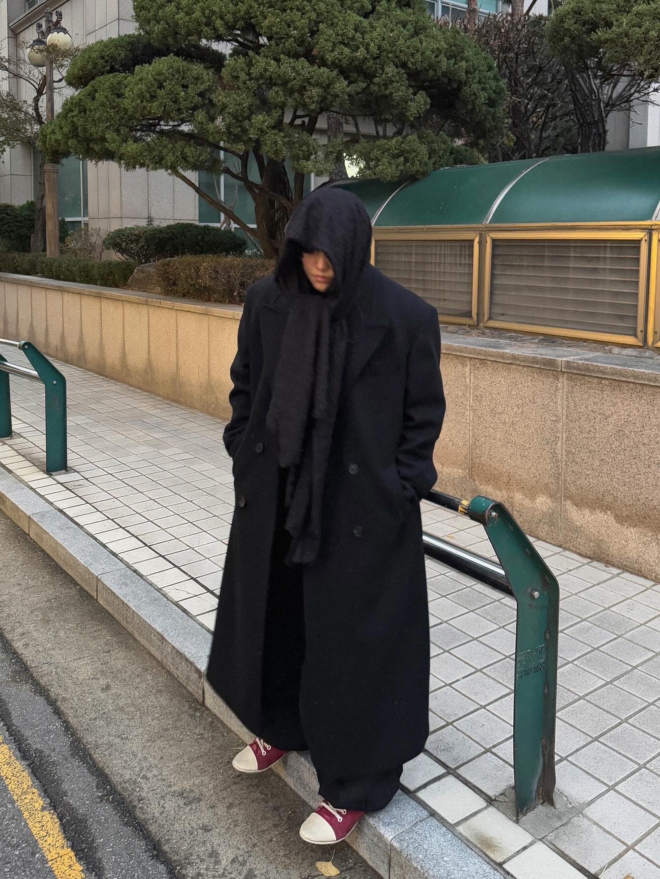 Balenciaga Paris Ultra Flat High Top Sneakers Red 착용 스타일