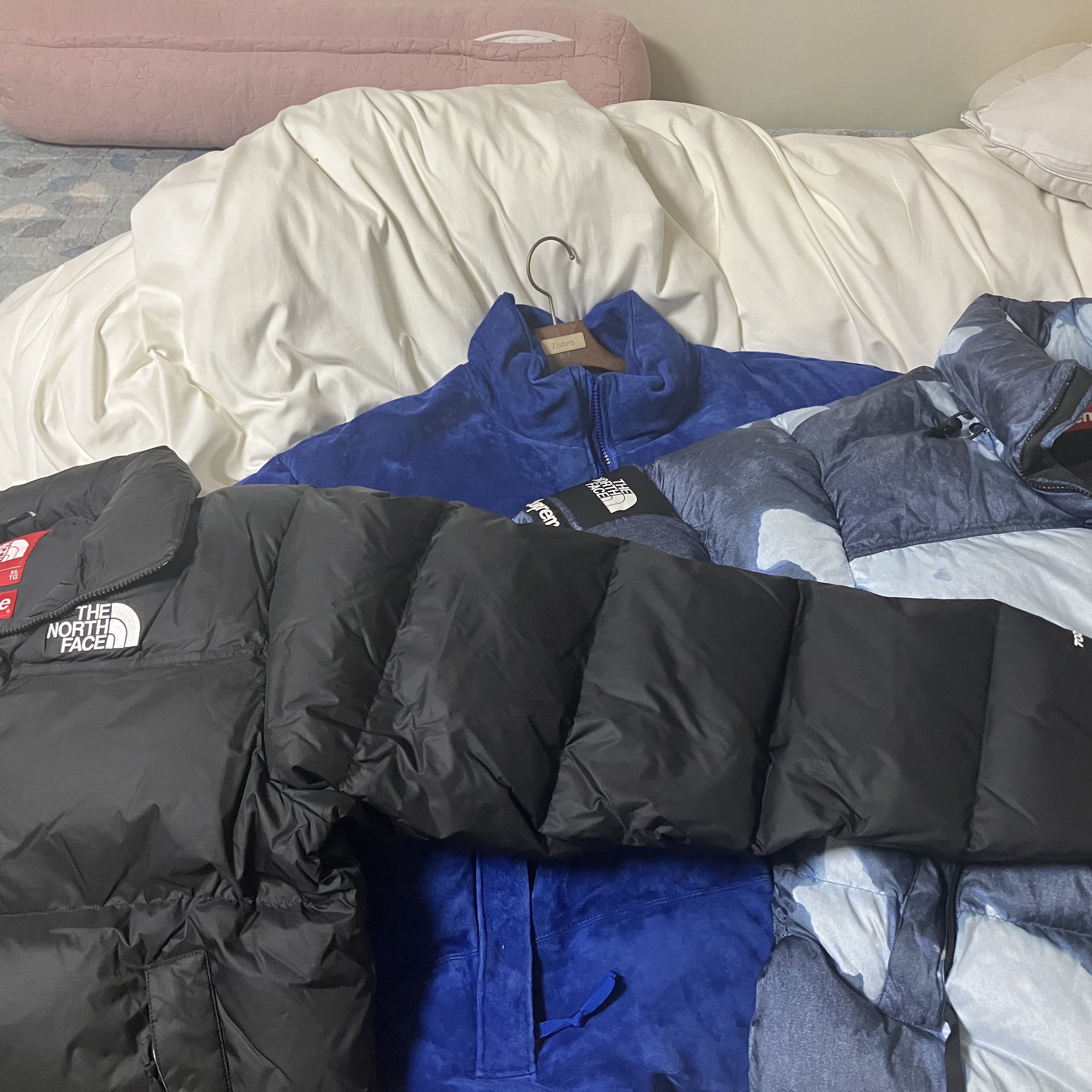 Supreme x The North Face Nuptse Jacket Black - 24FW 착용 스타일 - 1