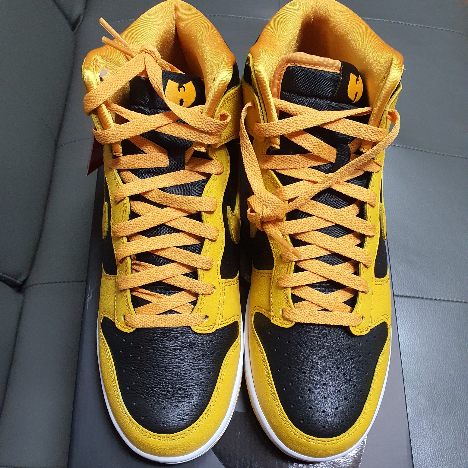 Nike Wu-Tang Clan Dunk High Black and Pollen 착용 스타일