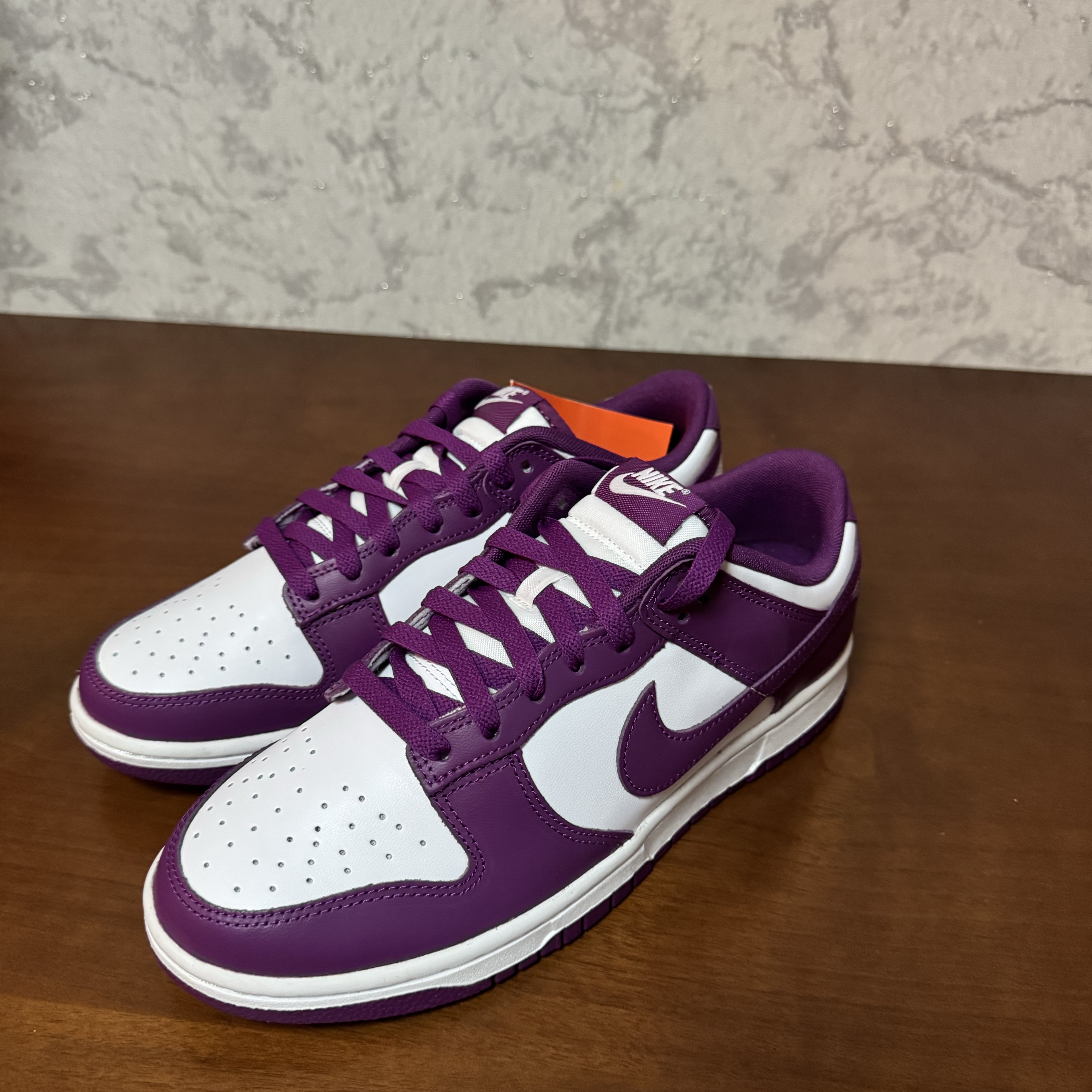 Nike Dunk Low Retro White Viotech 착용 스타일