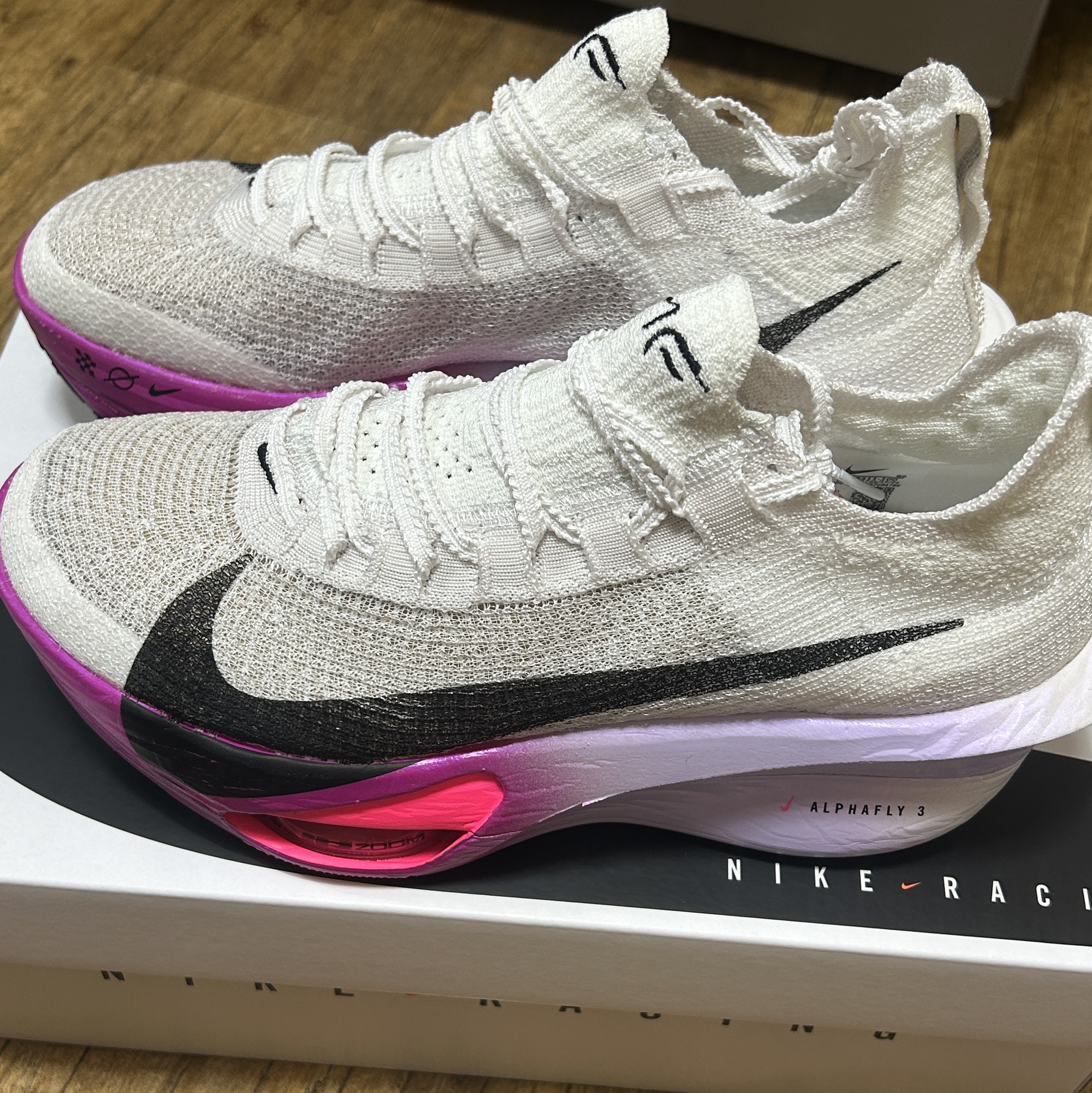 Nike Air Zoom Alphafly Next% 3 Hyper Pink 착용 스타일 - 2