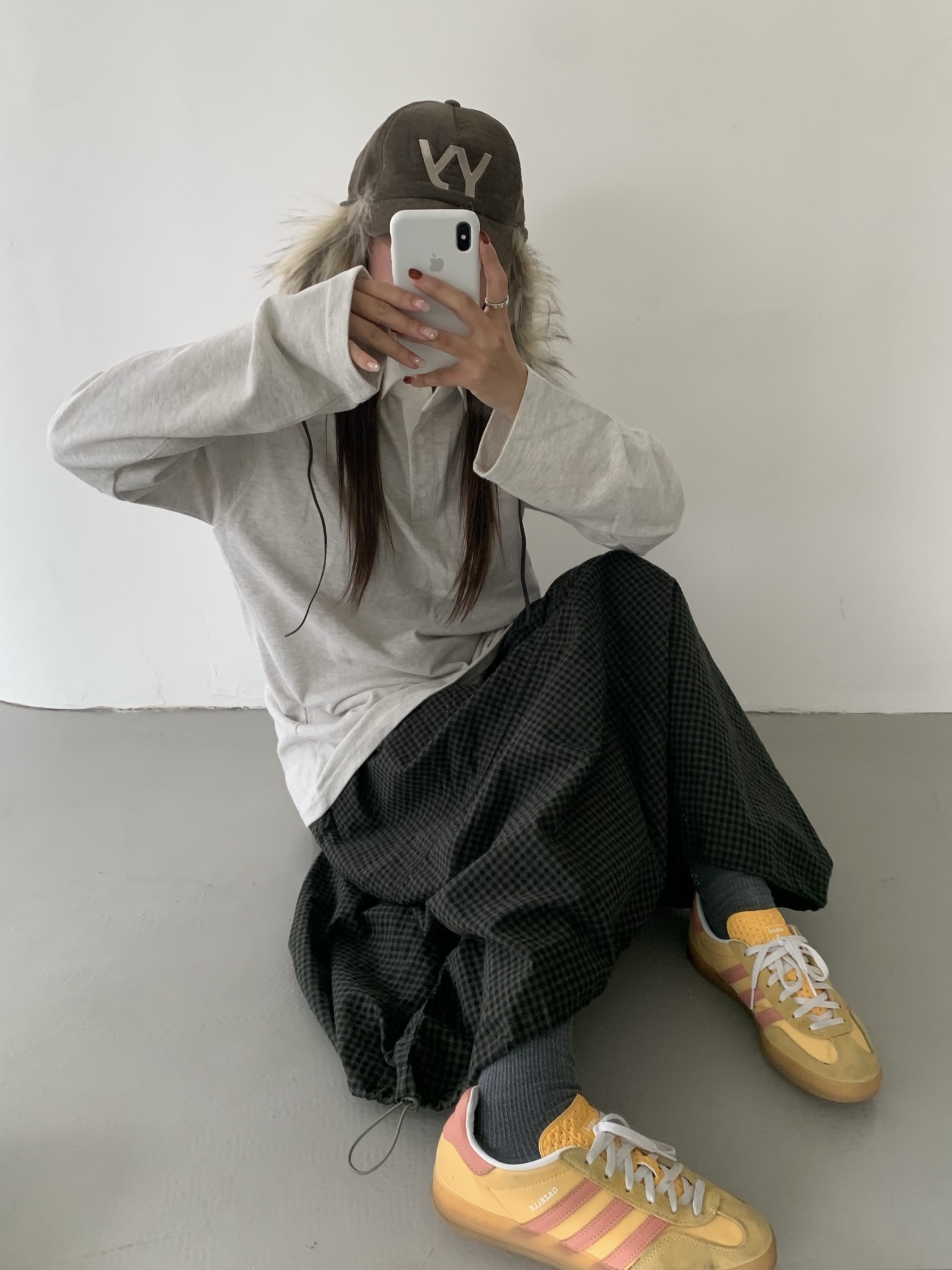 Open Yy Faux Fur Corduroy Earflap Cap Khaki, (W) Adidas Gazelle Indoor Semi Spark Clay 착용 스타일 - 3