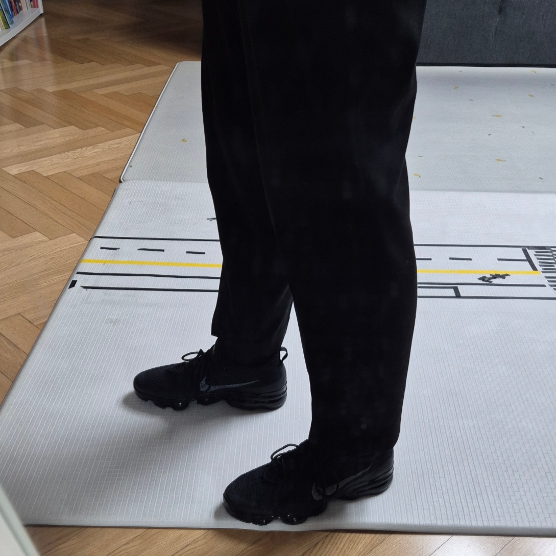 Nike Air VaporMax 2023 Flyknit Triple Black 착용 스타일 - 1