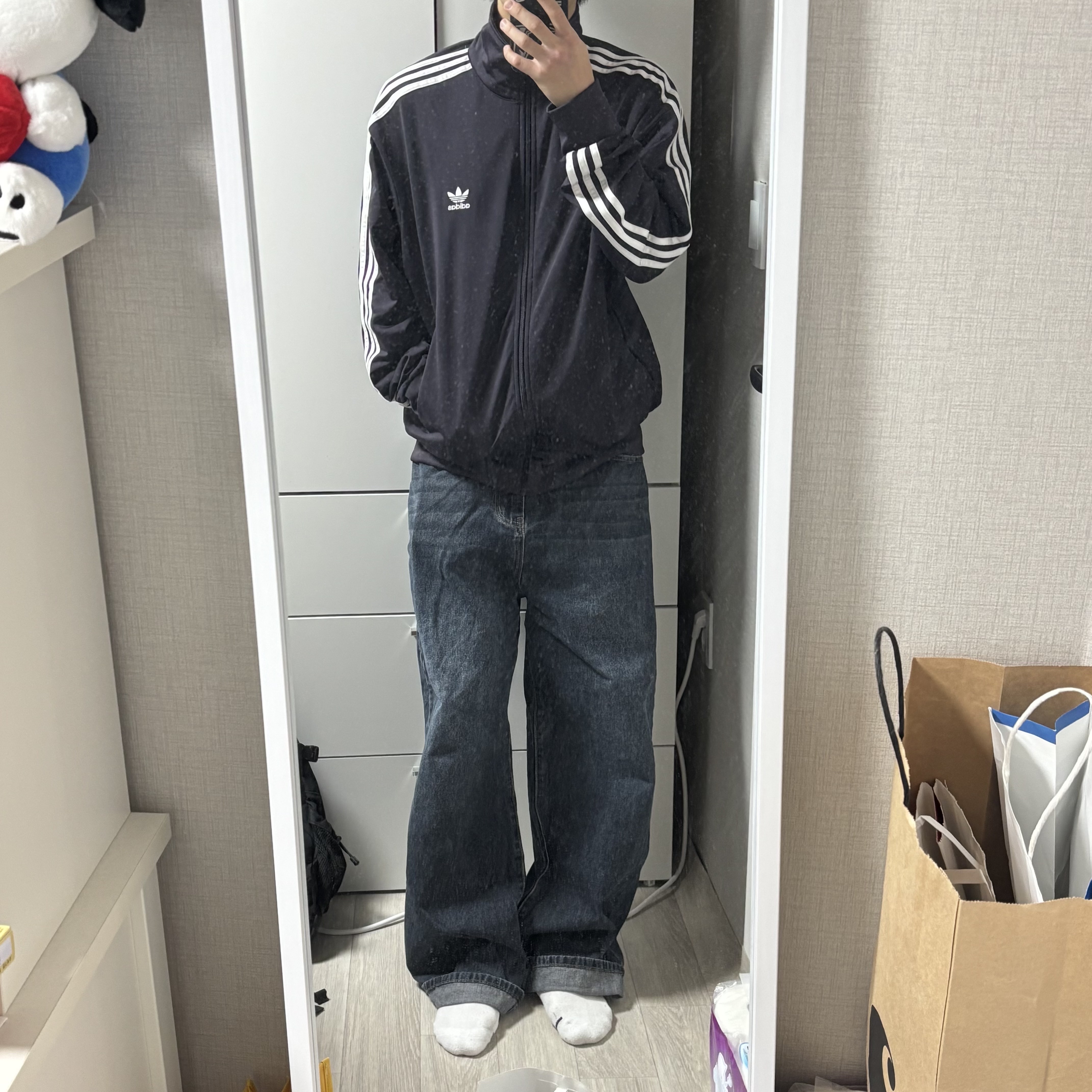 Adidas Adicolor Classic Firebird Track Top Aurora Black - KR Sizing 착용 스타일