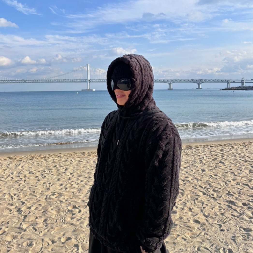 C.P. Company Extra Fine Merino Wool Goggle Beanie Black 착용 스타일 - 2