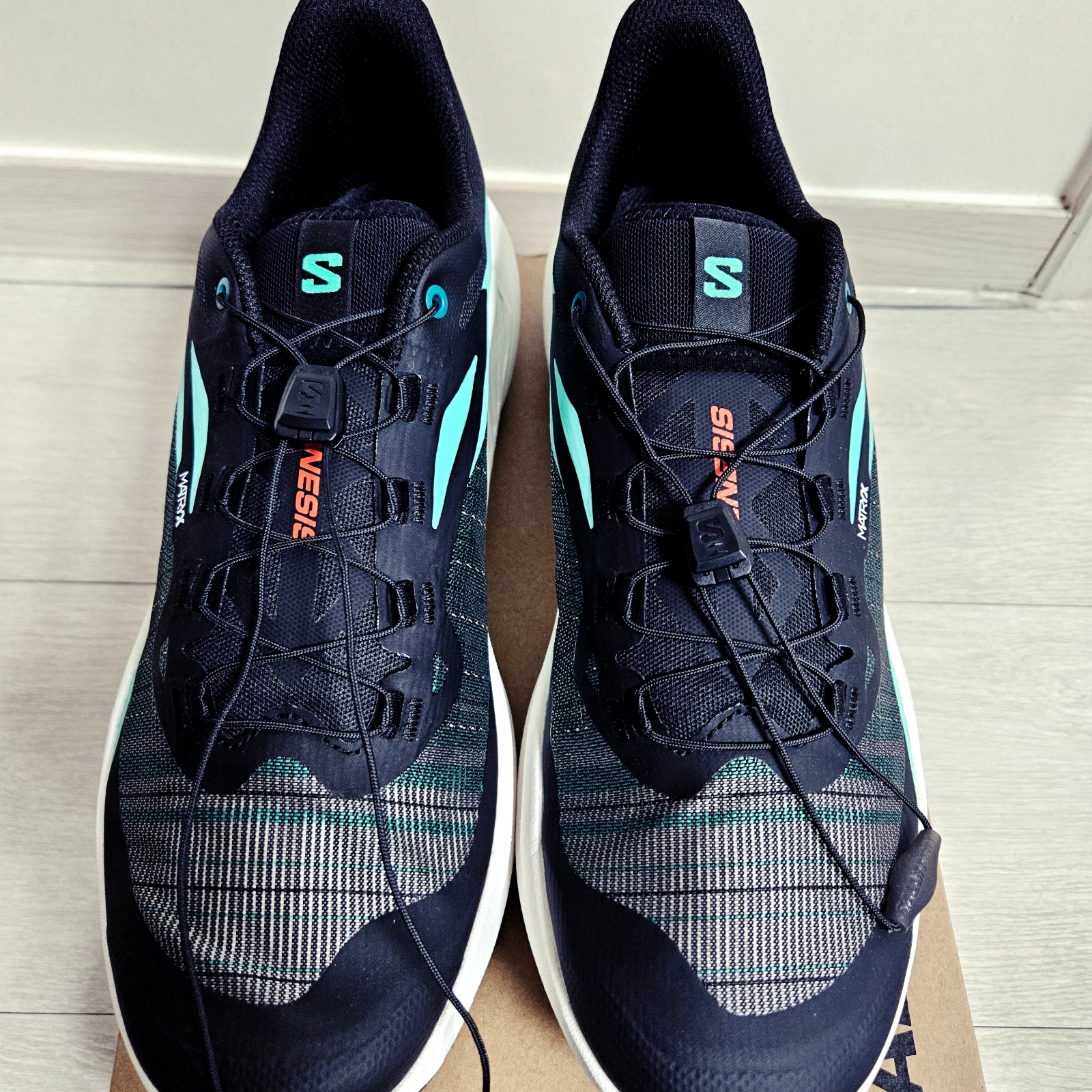 Salomon Genesis Black Electric Green 착용 스타일 - 4