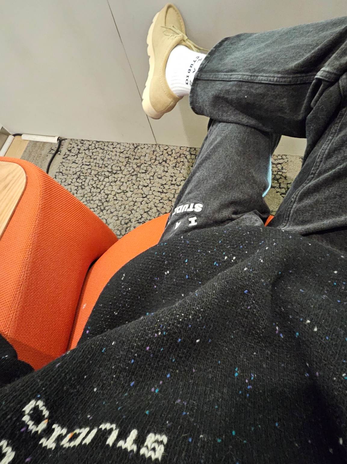 IAB Studio Knit Black, IAB Studio x Lee Denim Jeans Black 착용 스타일