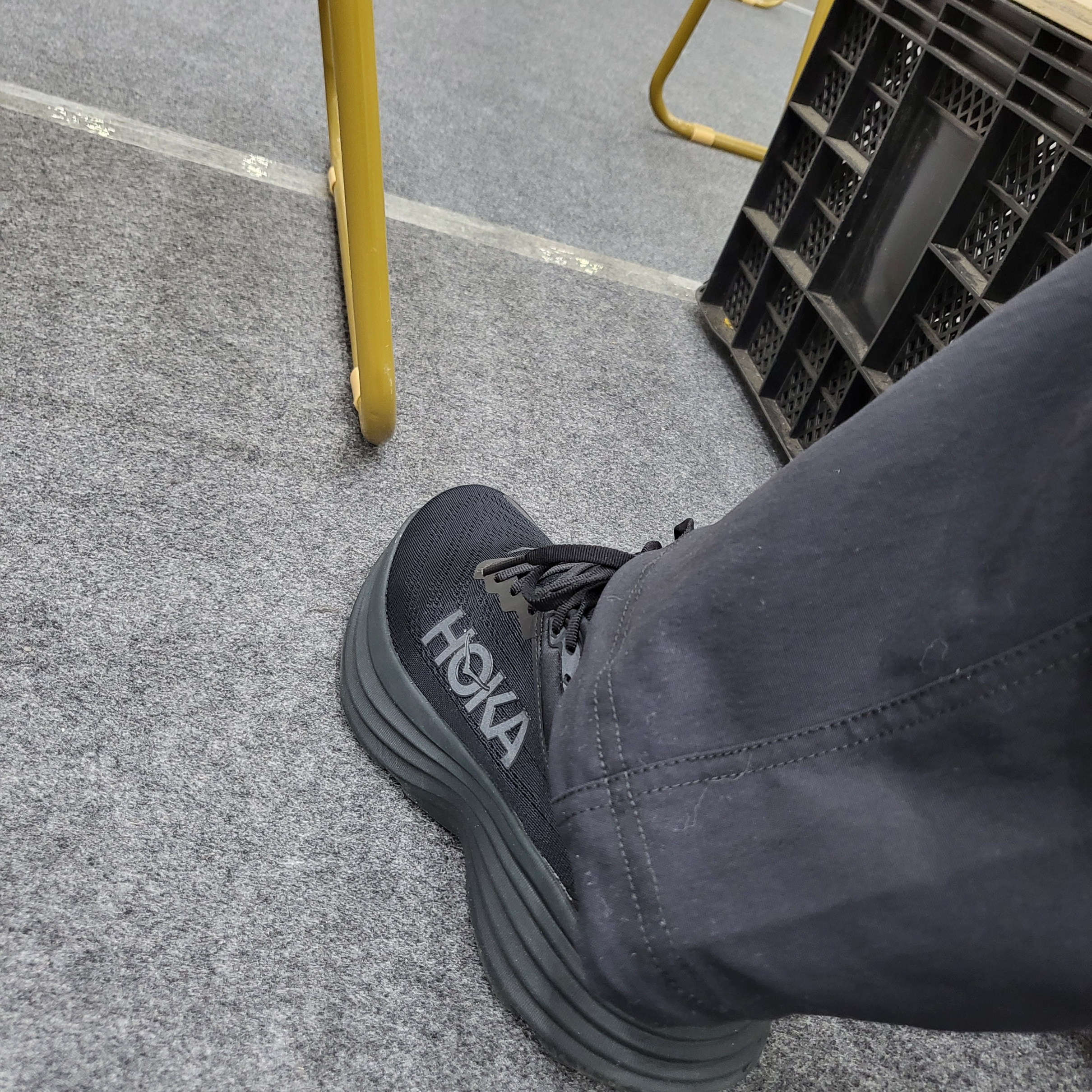 Hoka Bondi 8 Black - Wide 착용 스타일 - 2