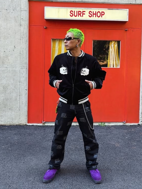 TONY HAWK Tony-Bee Velour Souvenir Jacket 착용 스타일 - 1