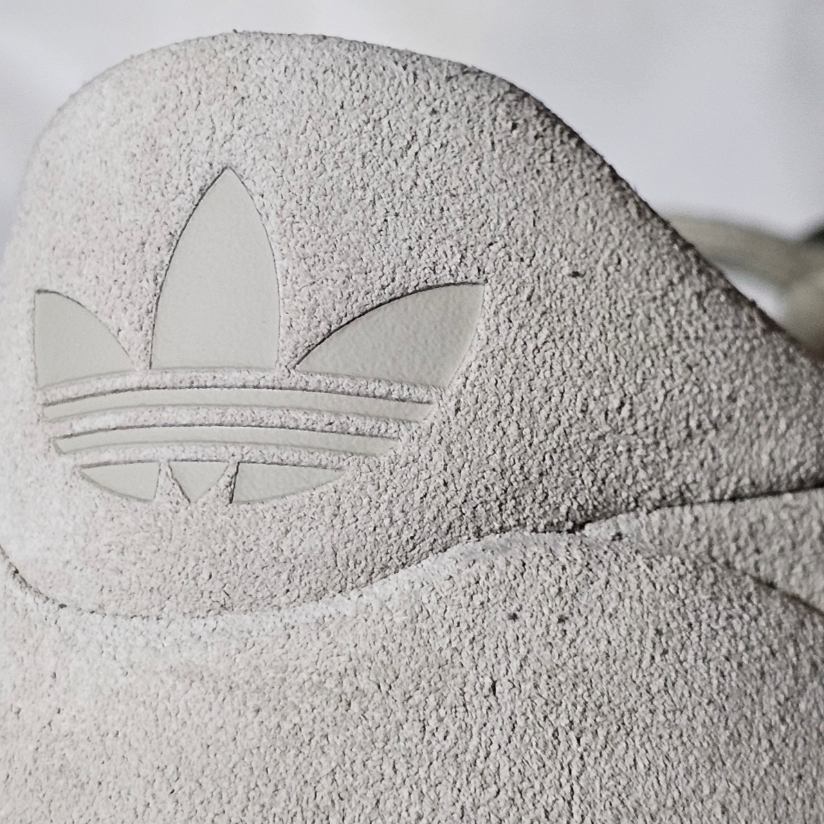 Adidas x Fear of God Athletics 86 Low Sesame 착용 스타일 - 7
