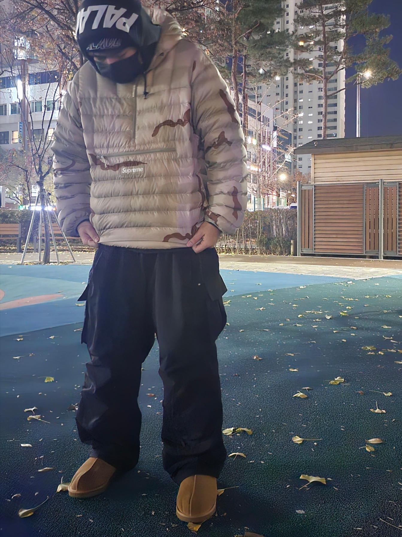 Palace Giant Woven Label Hood Black - 22SS, Palace Zip Pocket Beanie Black - 22SS 착용 스타일 - 3
