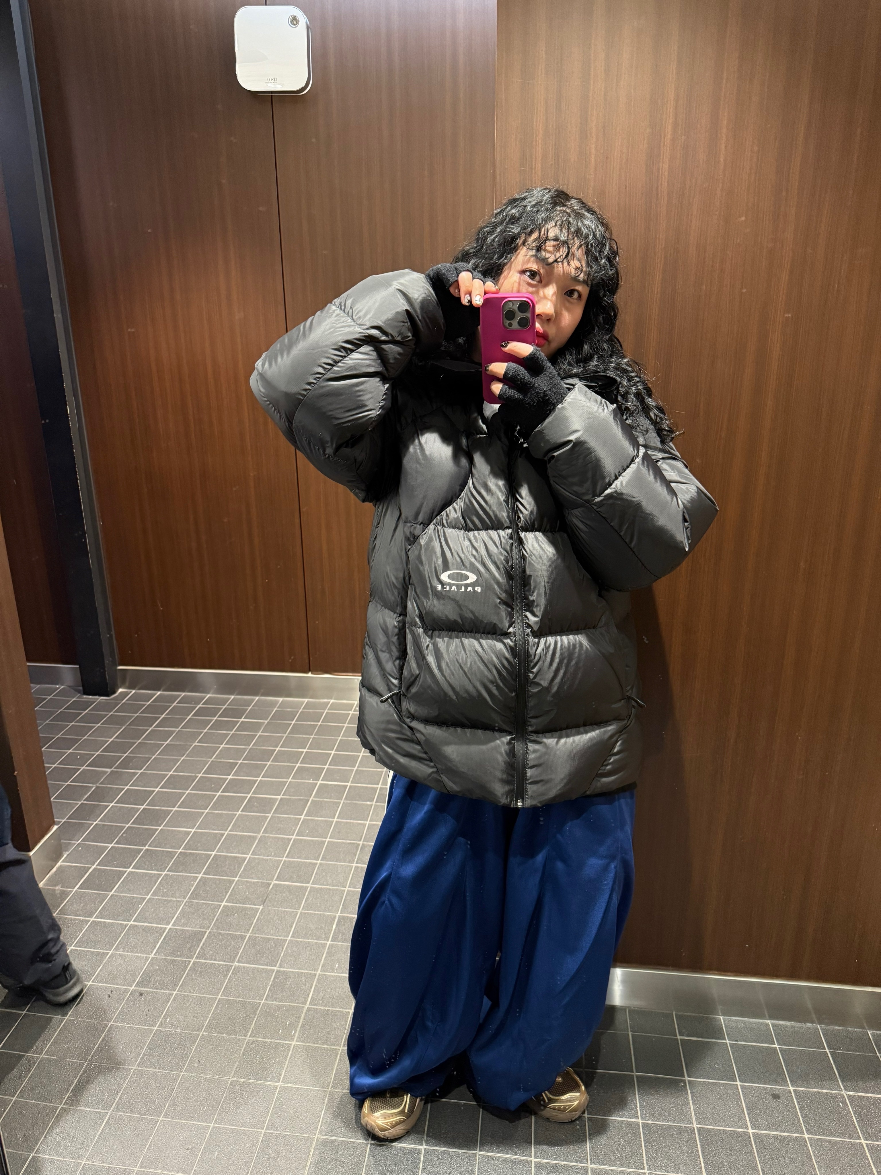 Palace x Oakley Puffa Black - 24FW, Needles H.D. Track Pants Poly Smooth Royal 착용 스타일