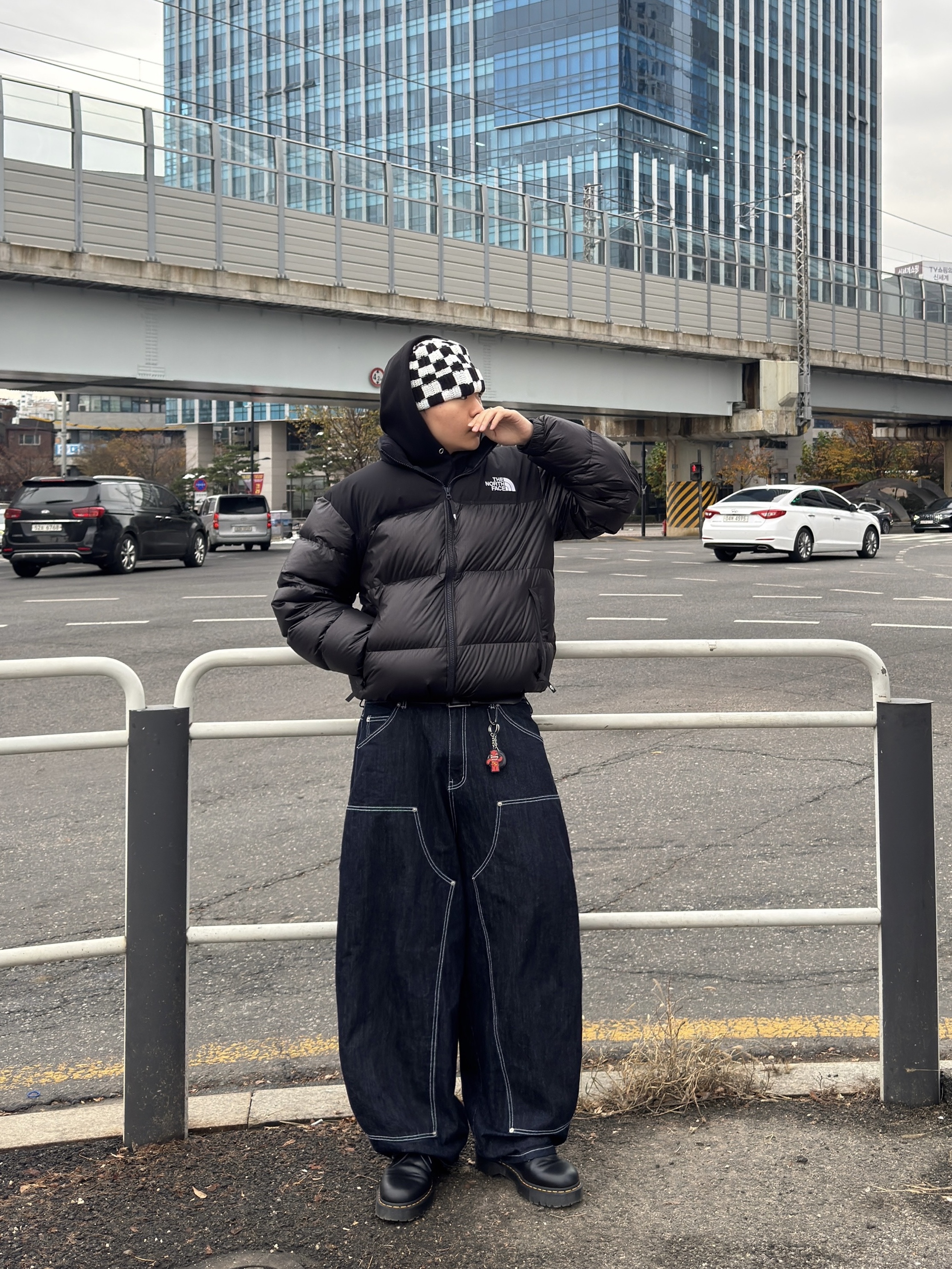 Dr. Martens 1461 Bex Black 착용 스타일 - 5