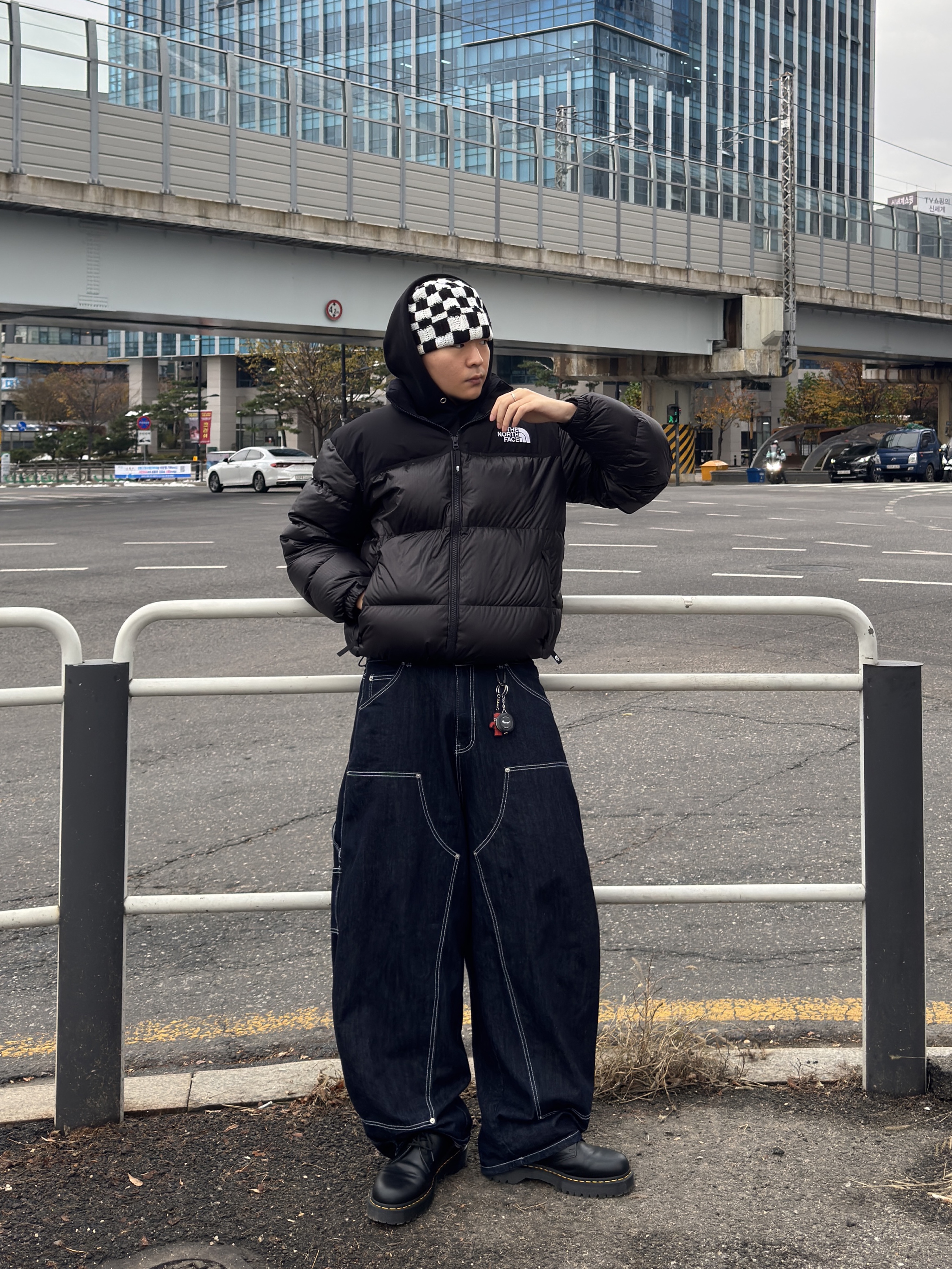 Dr. Martens 1461 Bex Black 착용 스타일 - 1